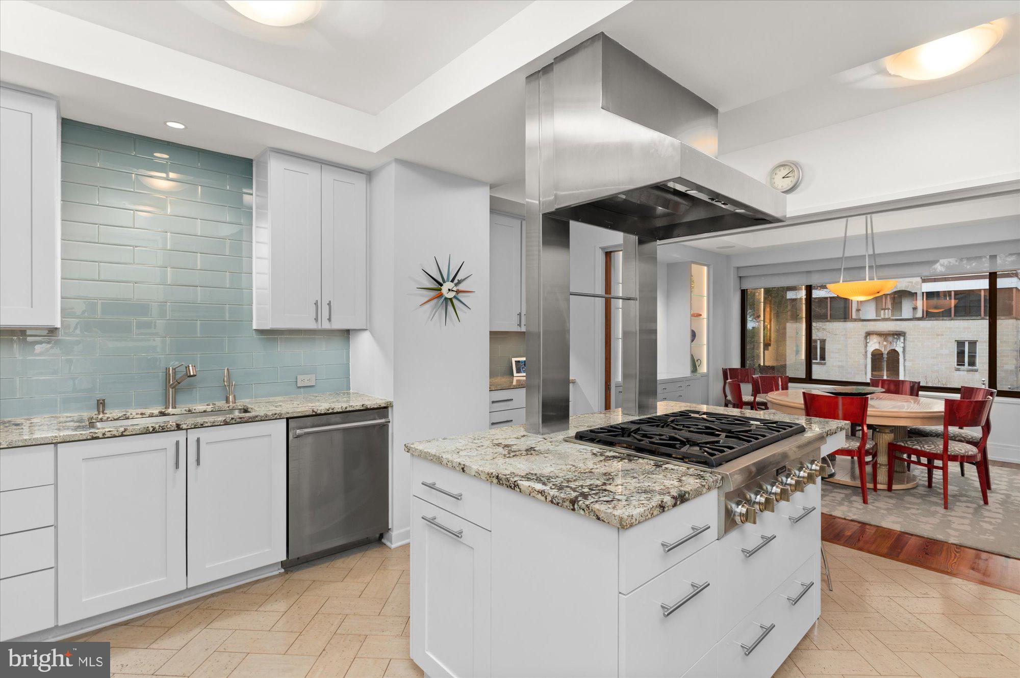 2700 Calvert St NW #315