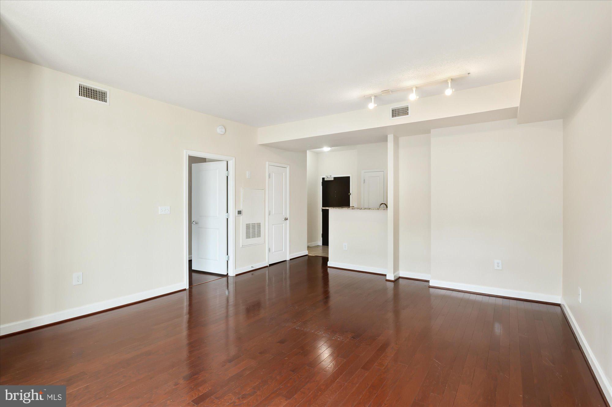 1111 25TH ST NW #714