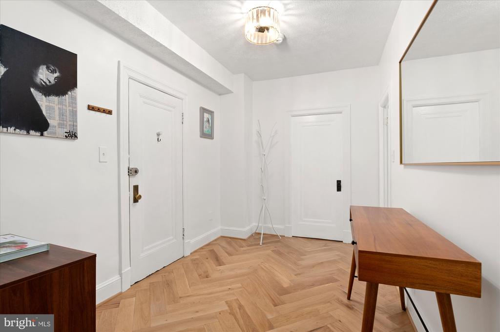 2227 20TH STREET NW 303