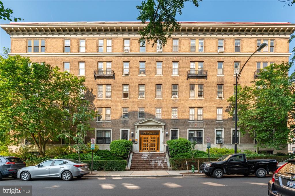 2227 20TH STREET NW 303