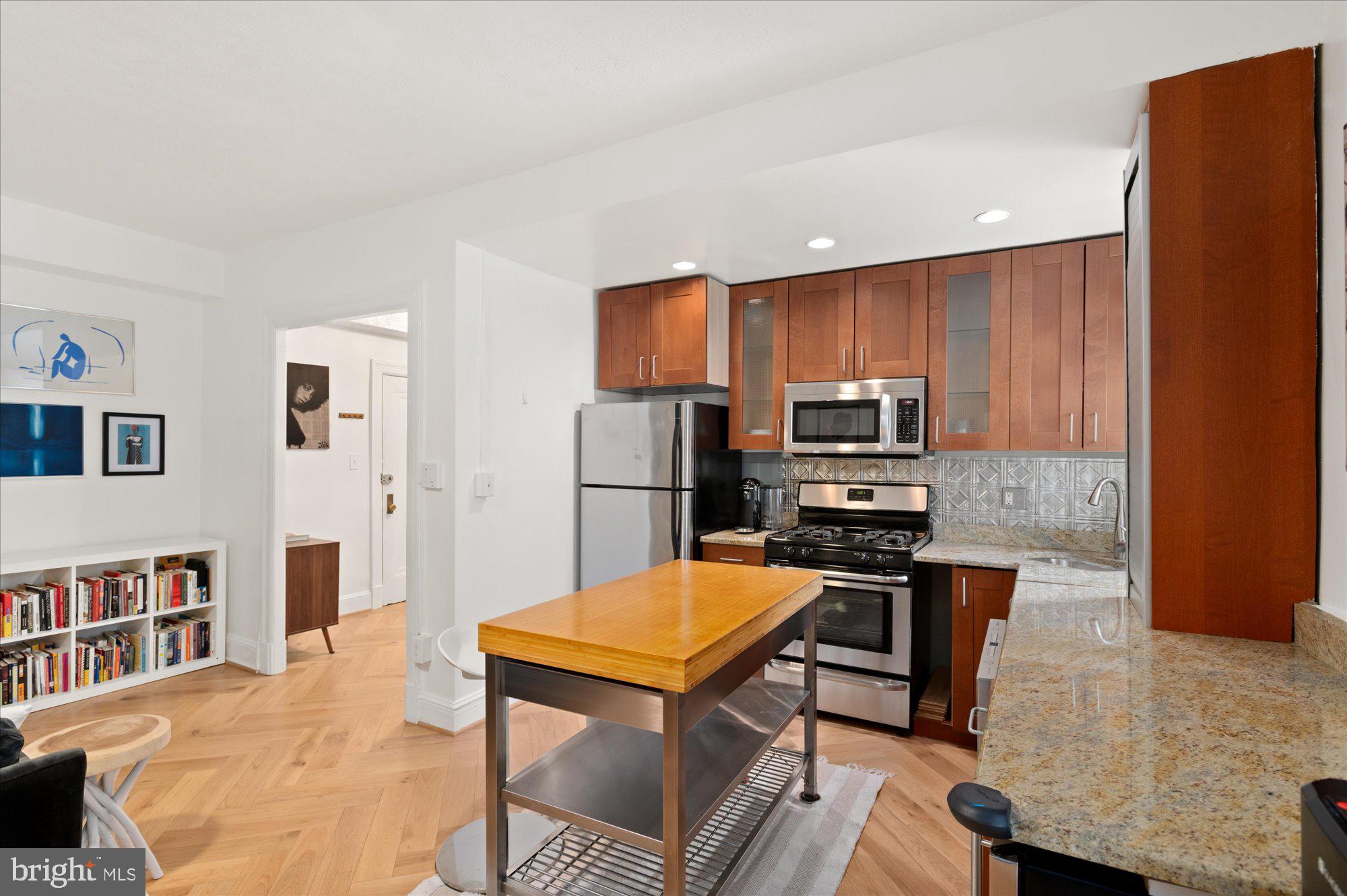 2227 20TH STREET NW 303