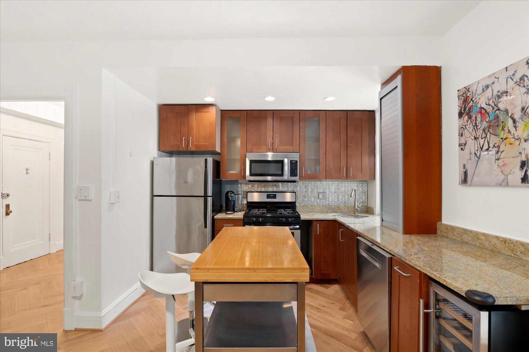 2227 20TH STREET NW 303