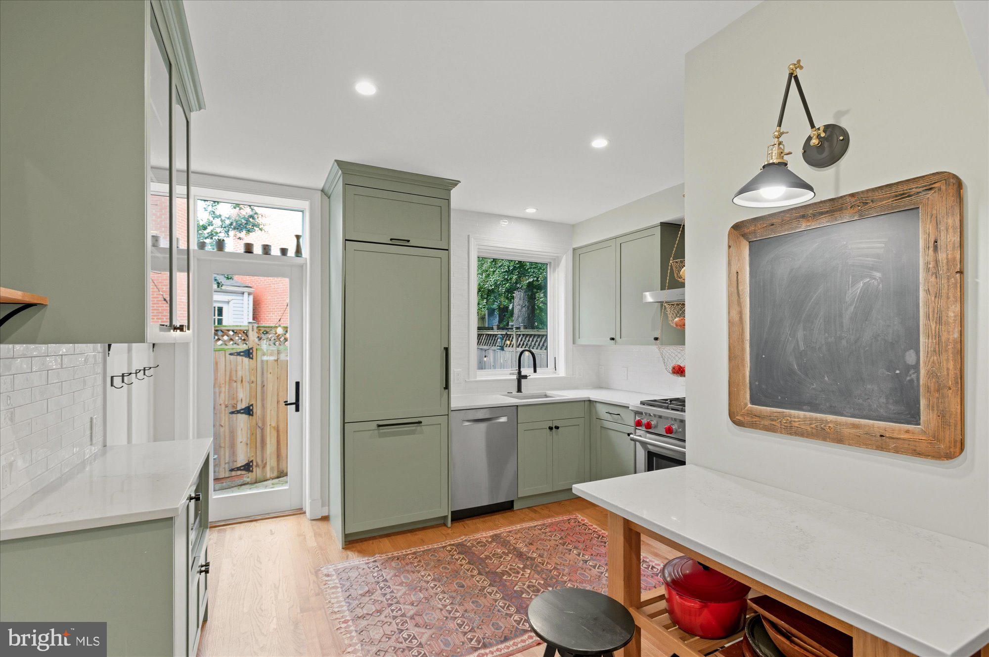 1355 CONSTITUTION AVENUE NE