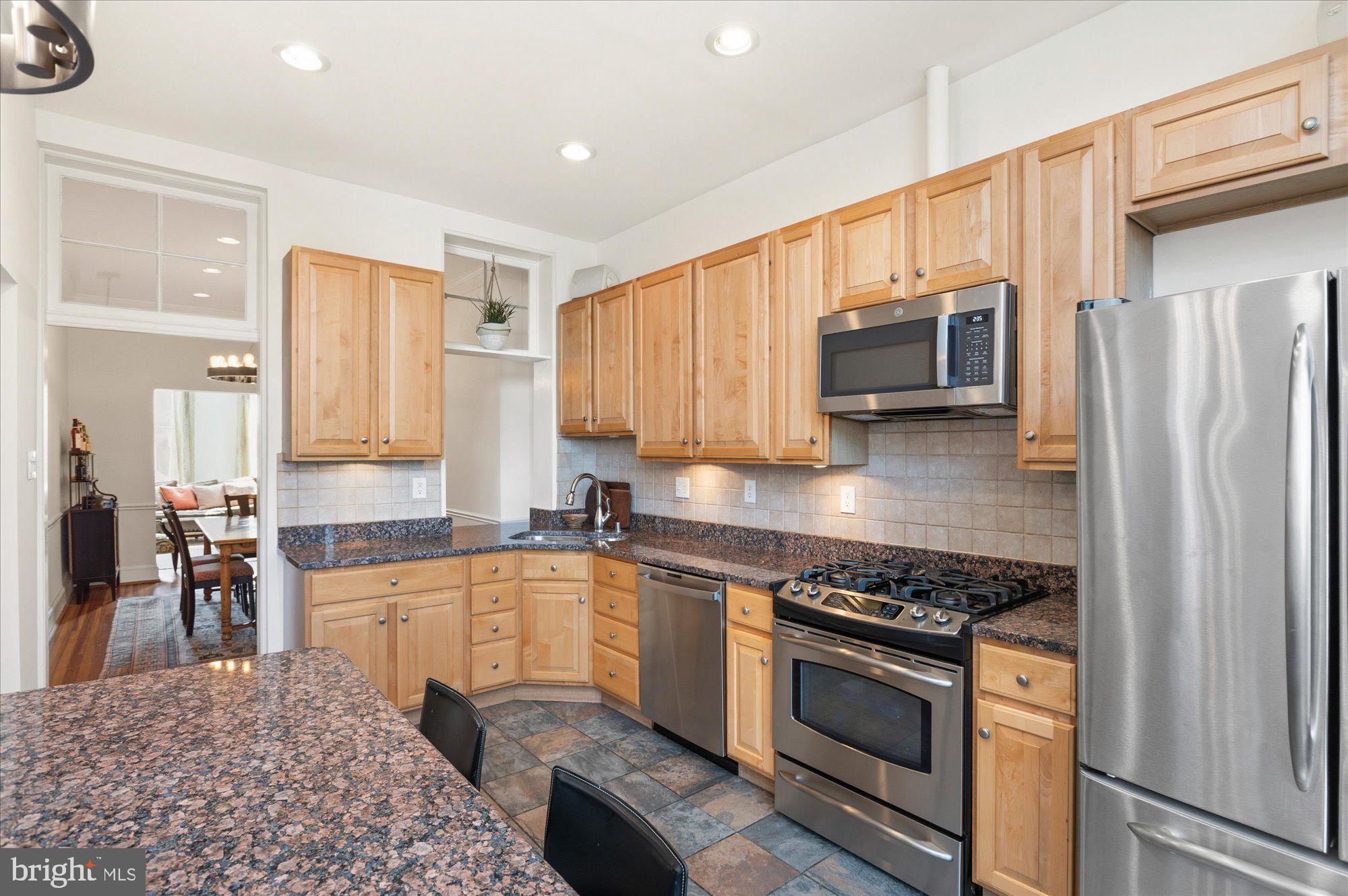 512 INDEPENDENCE AVENUE SE