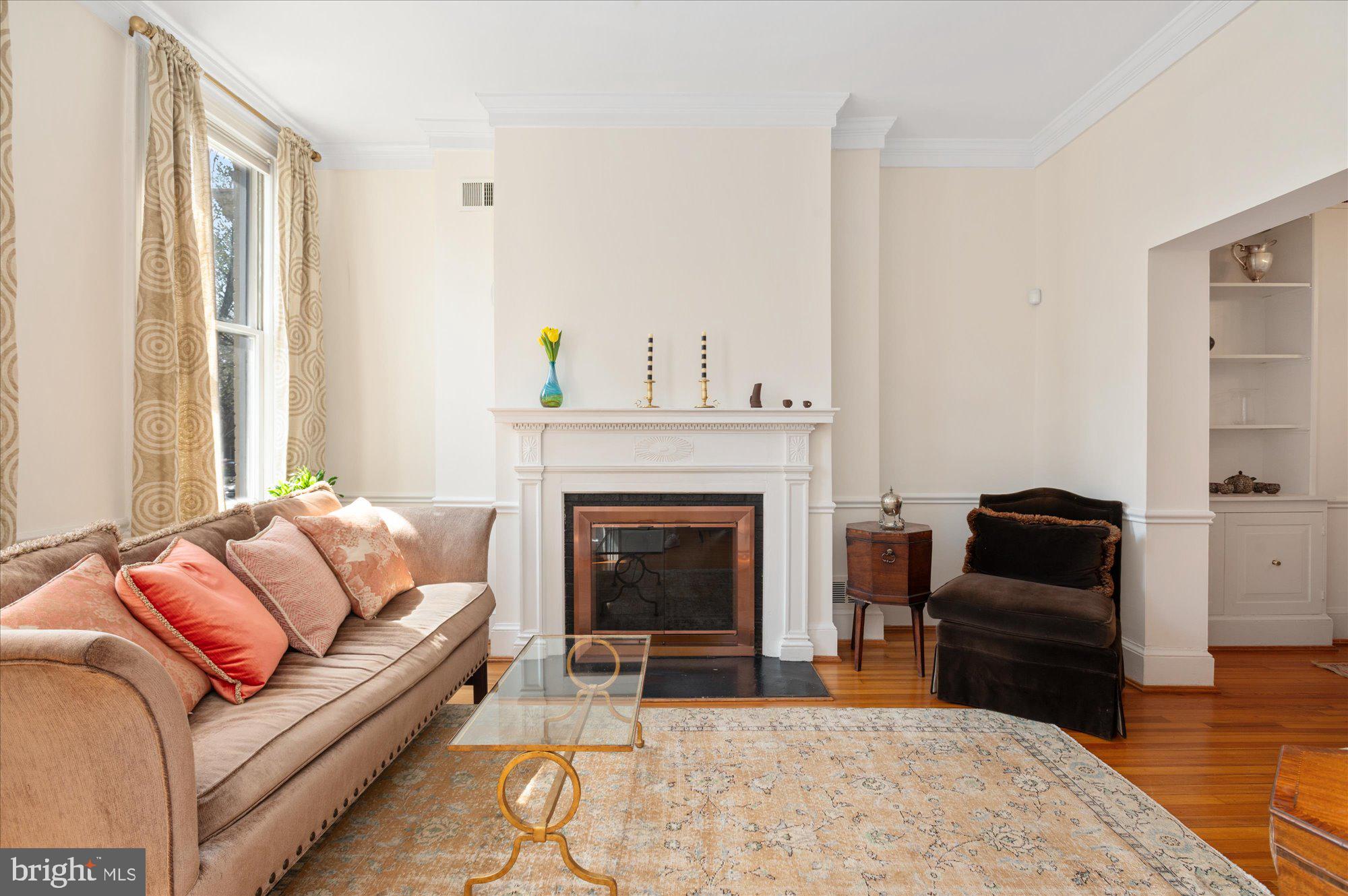 512 INDEPENDENCE AVENUE SE