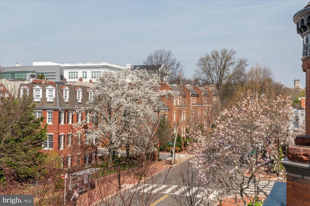 1615 35TH STREET NW