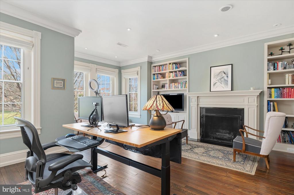 1615 35TH STREET NW
