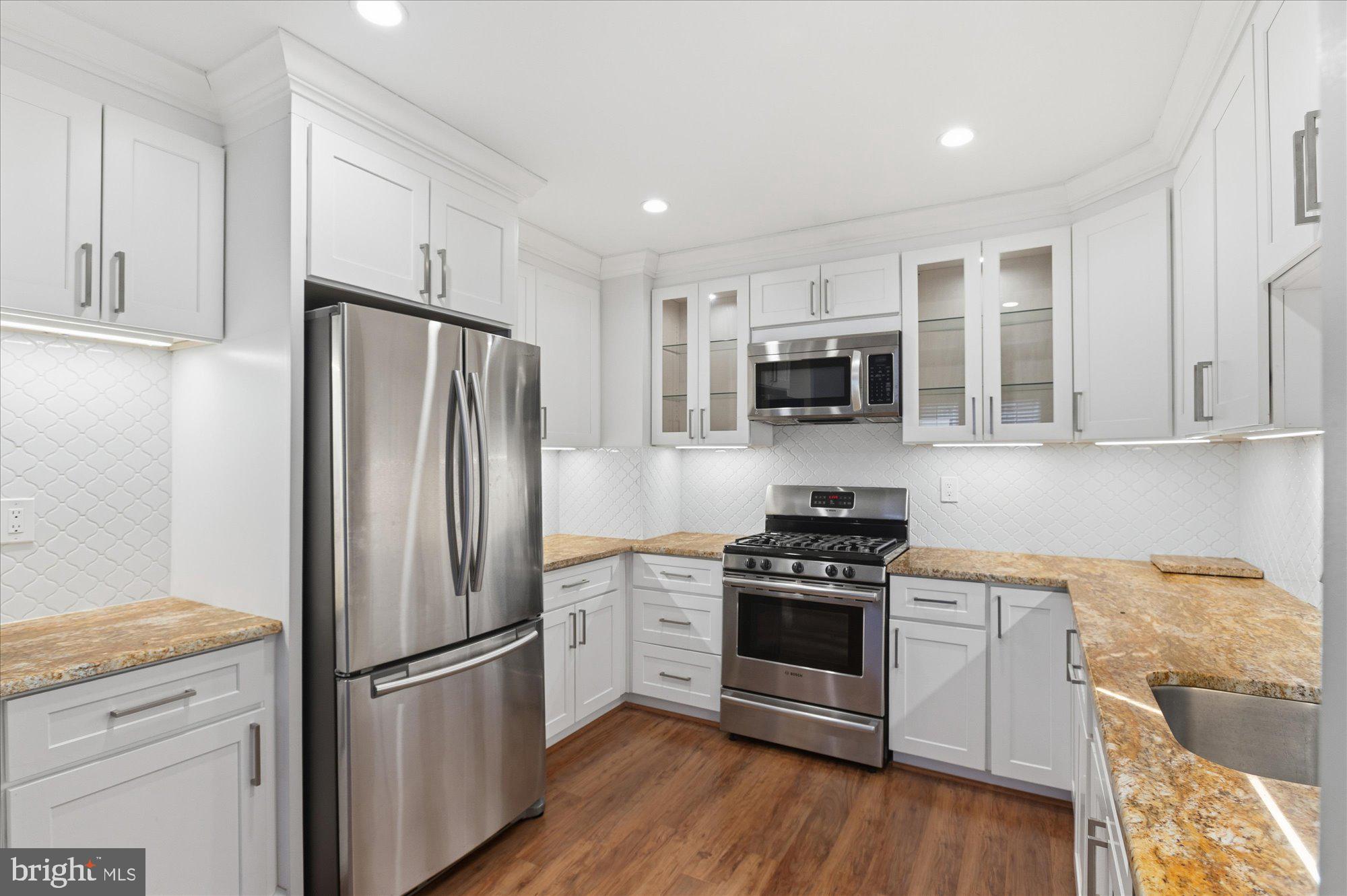 4000 CATHEDRAL AVENUE NW 18-19B