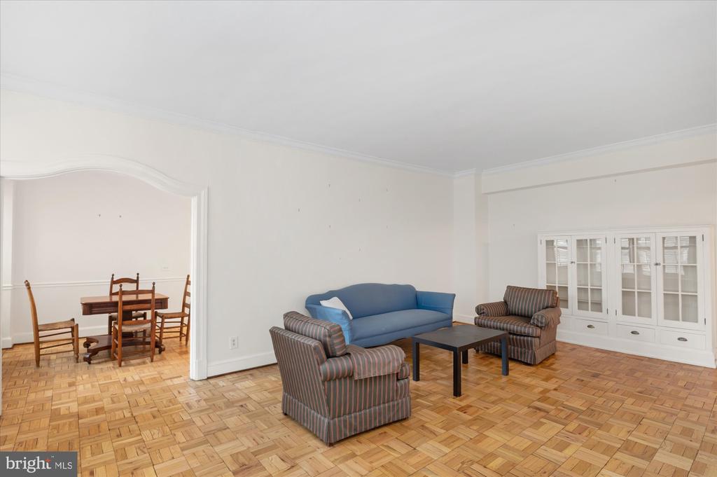 4000 CATHEDRAL AVENUE NW 18-19B