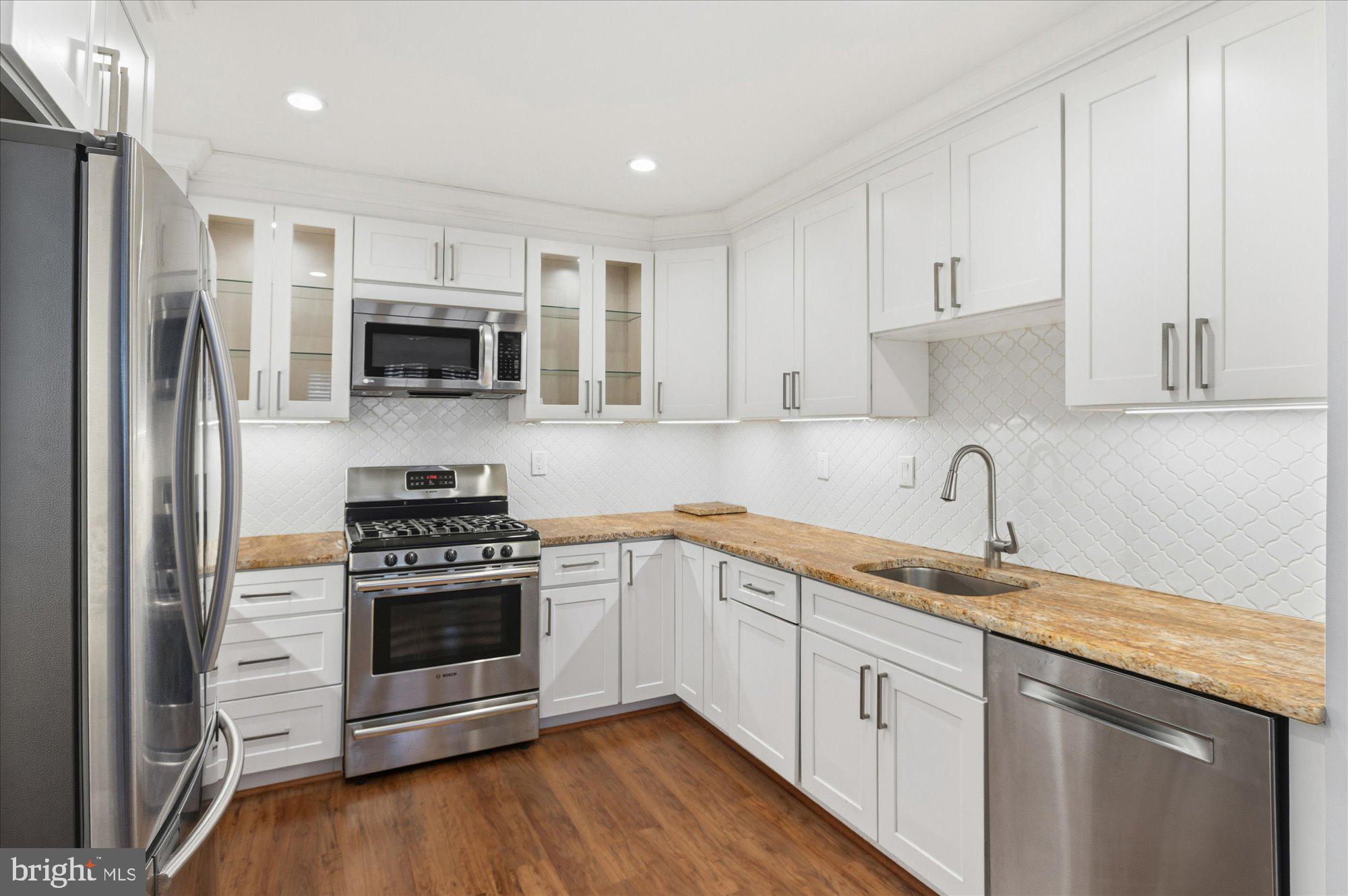 4000 CATHEDRAL AVENUE NW 18-19B