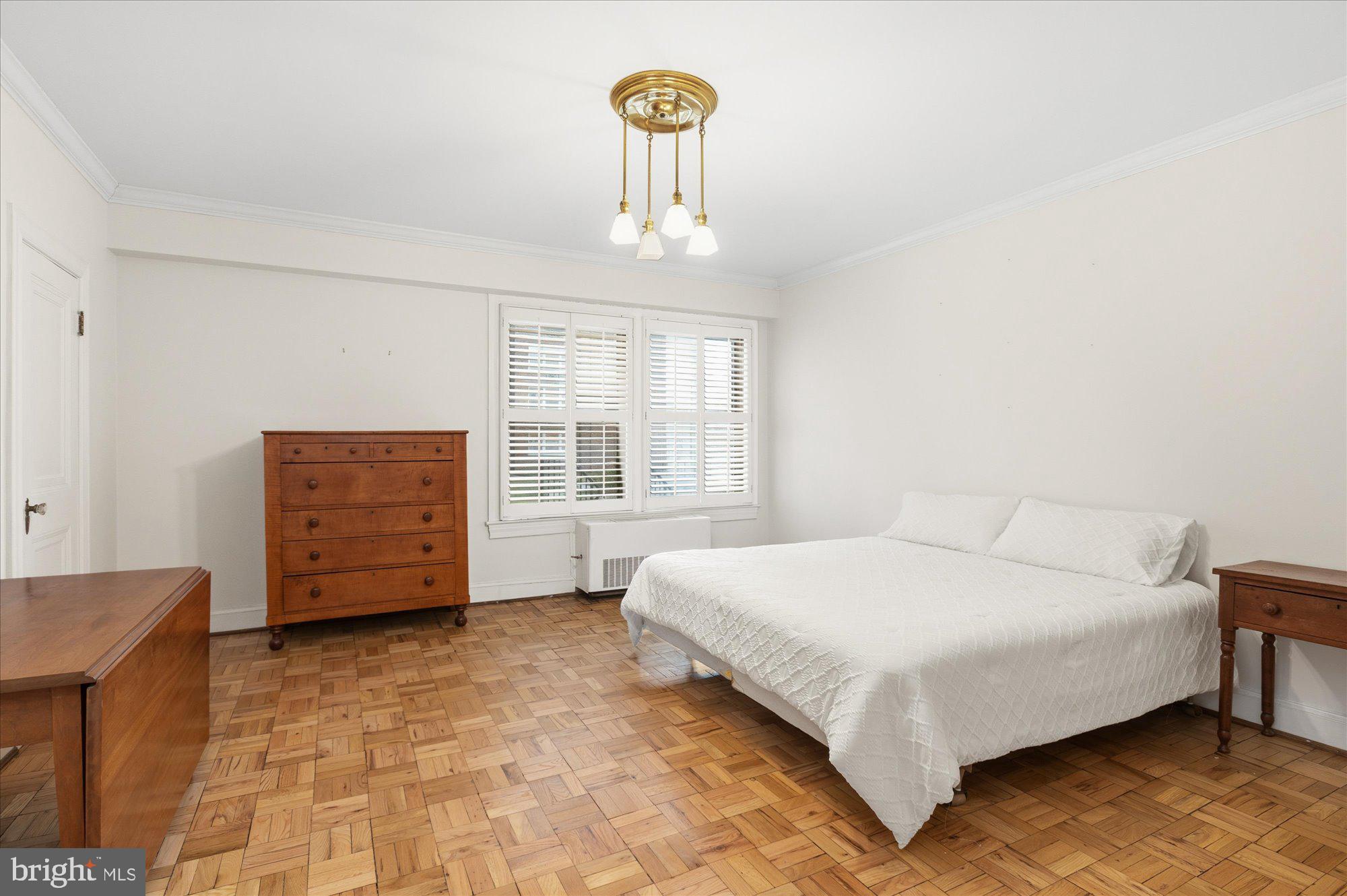 4000 CATHEDRAL AVENUE NW 18-19B