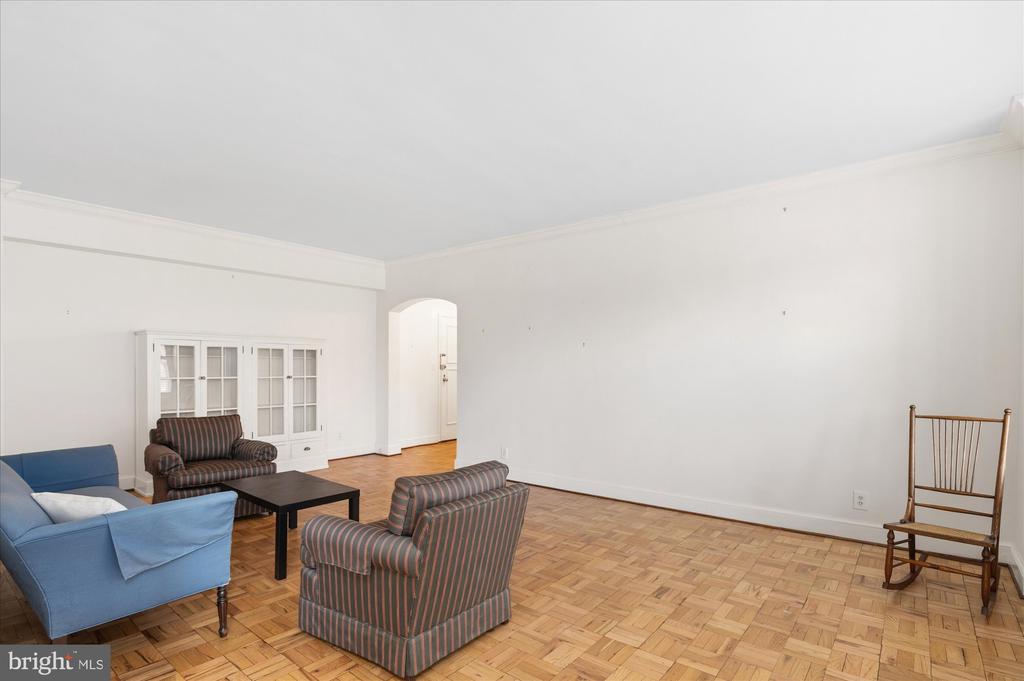 4000 CATHEDRAL AVENUE NW 18-19B