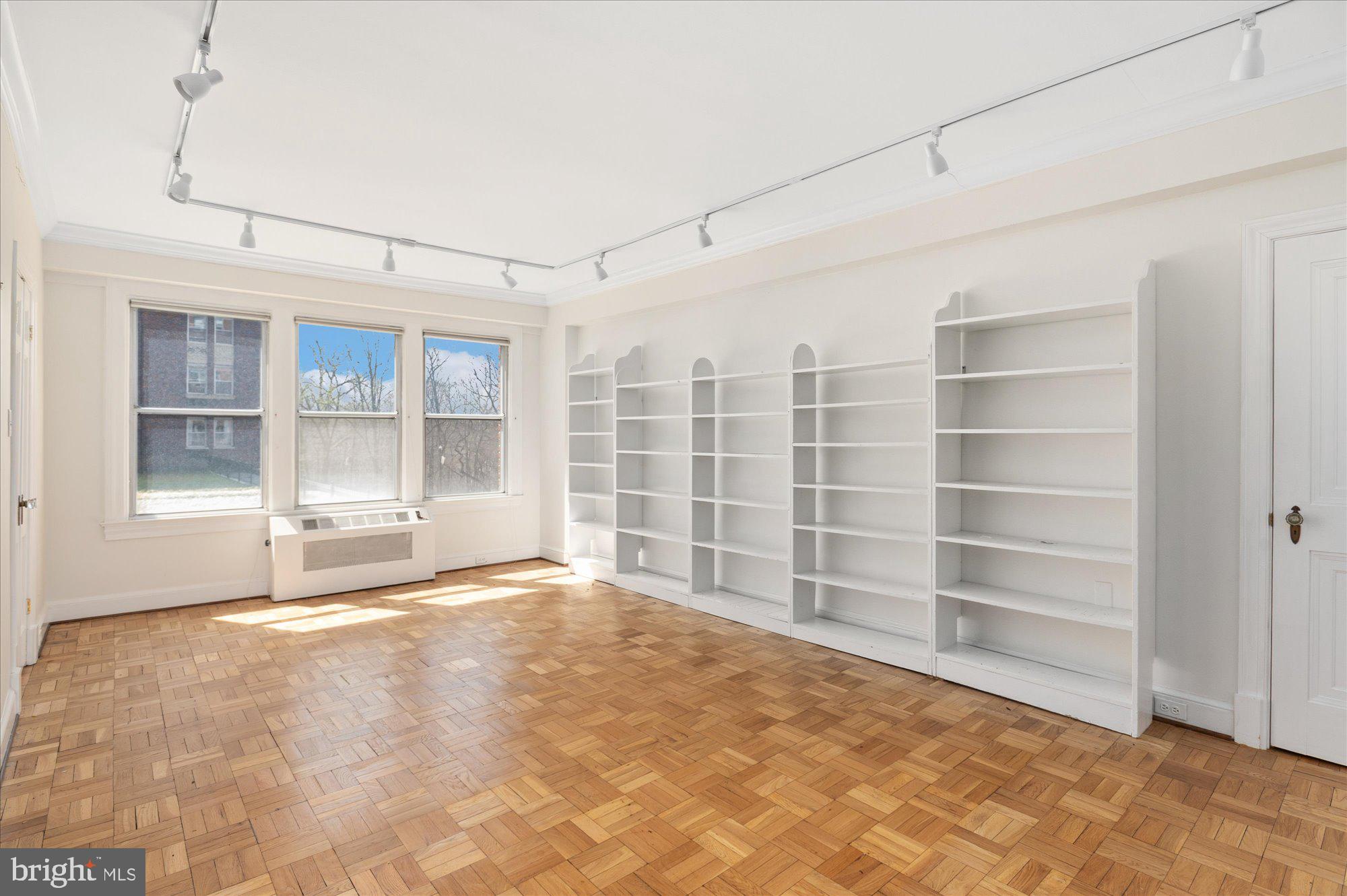 4000 CATHEDRAL AVENUE NW 18-19B