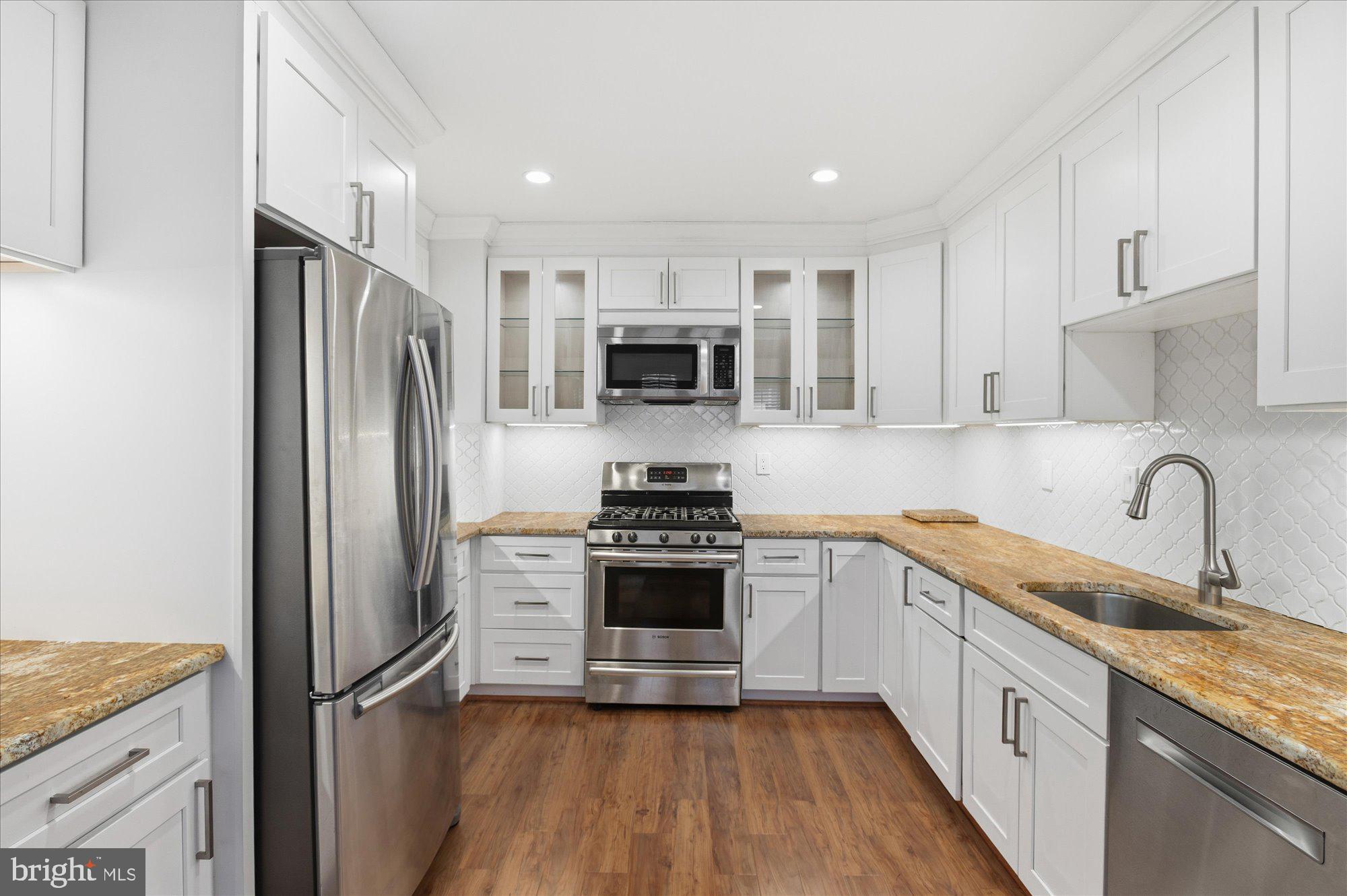 4000 CATHEDRAL AVENUE NW 18-19B