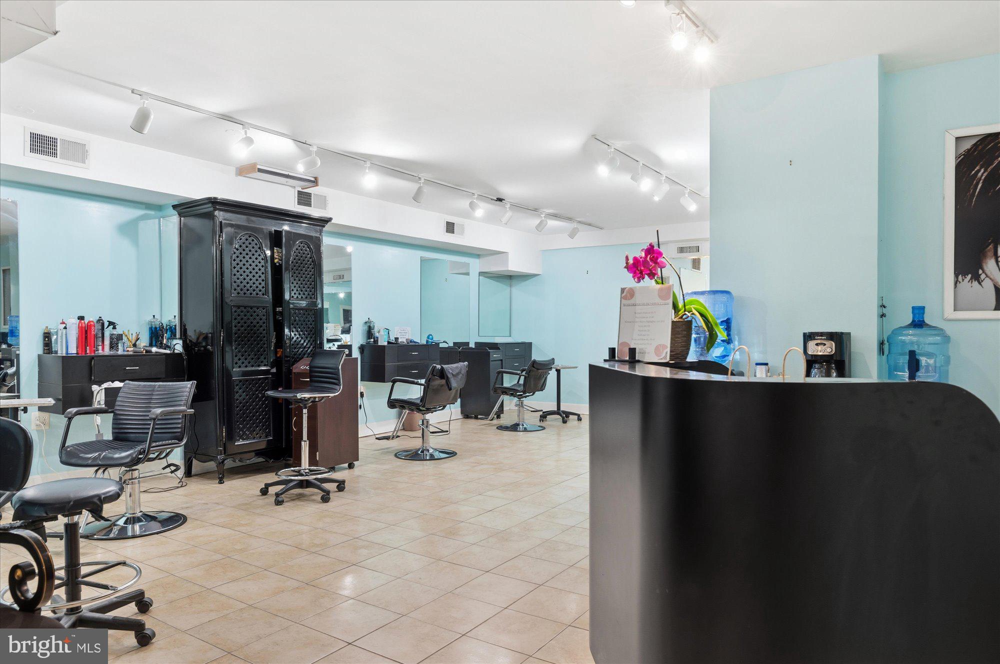 4000 CATHEDRAL AVENUE NW 18-19B