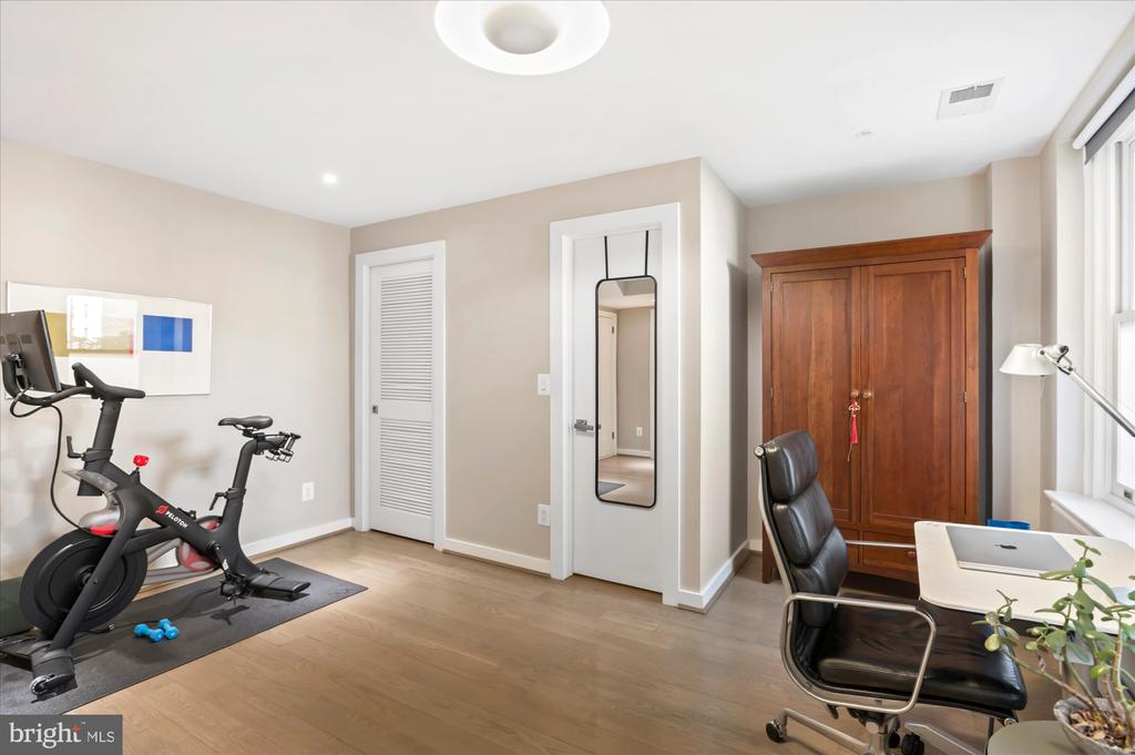 2101 CONNECTICUT AVENUE NW Unit: 22