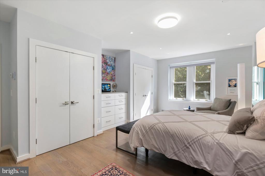 2101 CONNECTICUT AVENUE NW Unit: 22