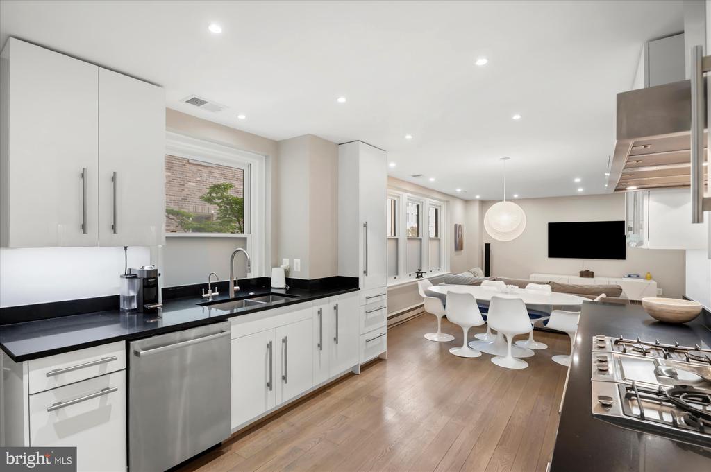 2101 CONNECTICUT AVENUE NW Unit: 22