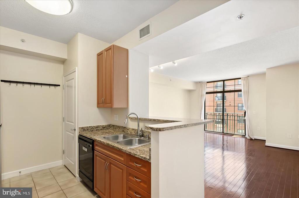 1111 25TH STREET NW Unit: 714