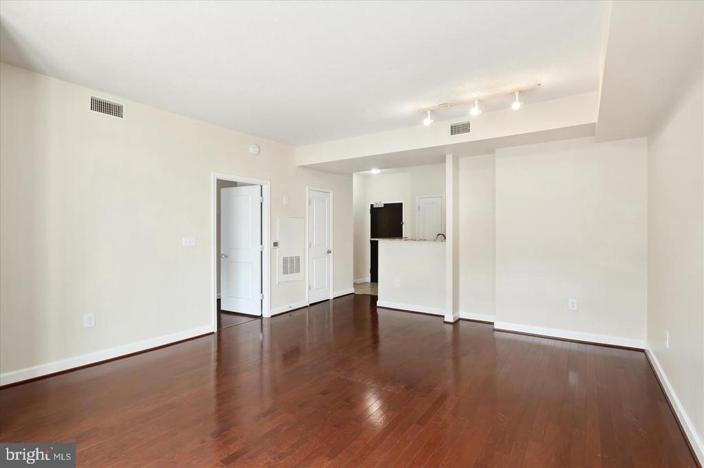 1111 25TH STREET NW Unit: 714