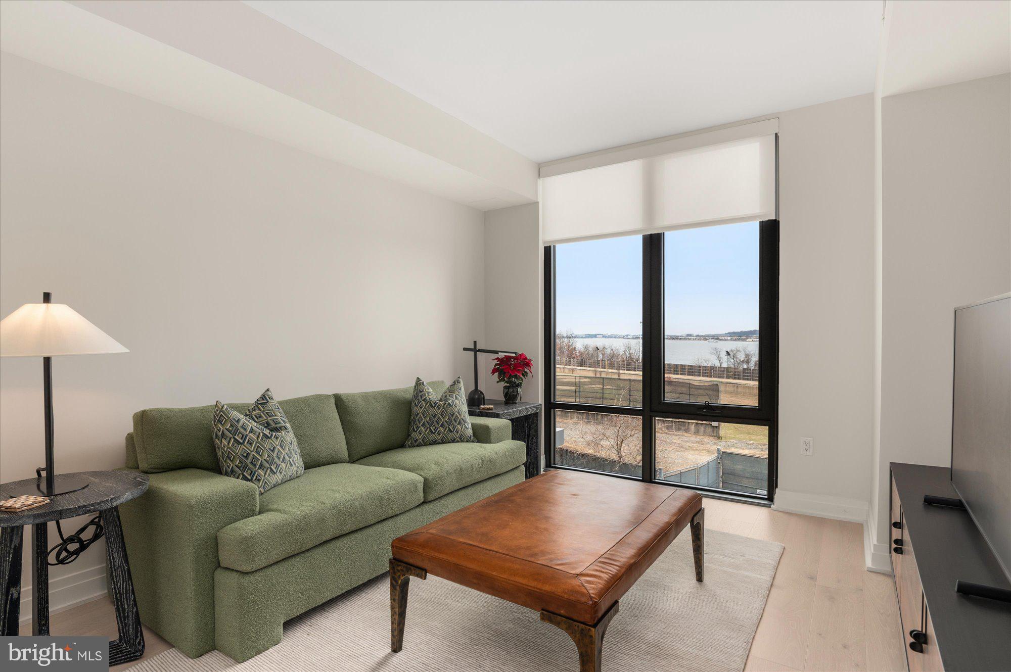 1201 N Royal St #305