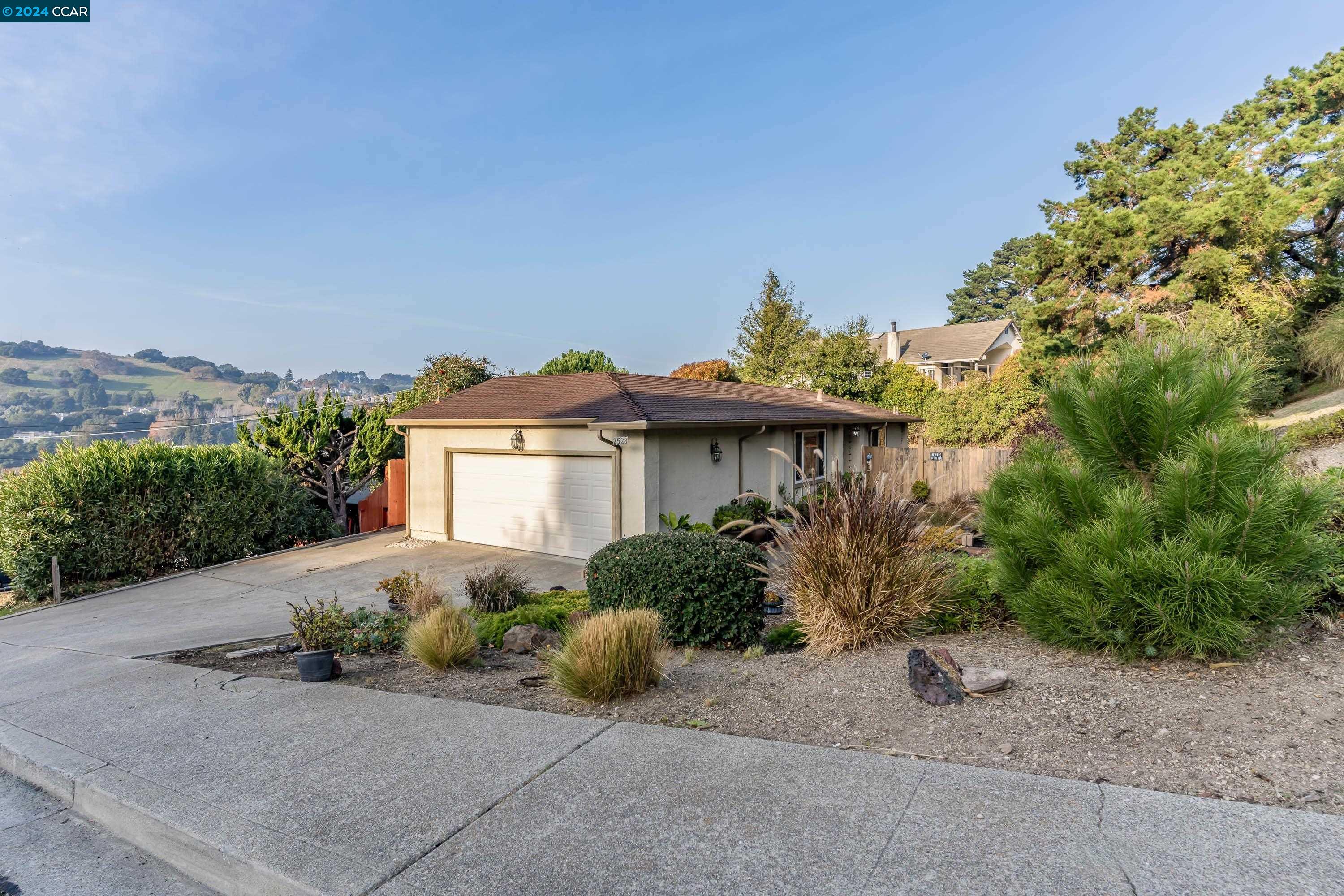 2528 Henry Avenue