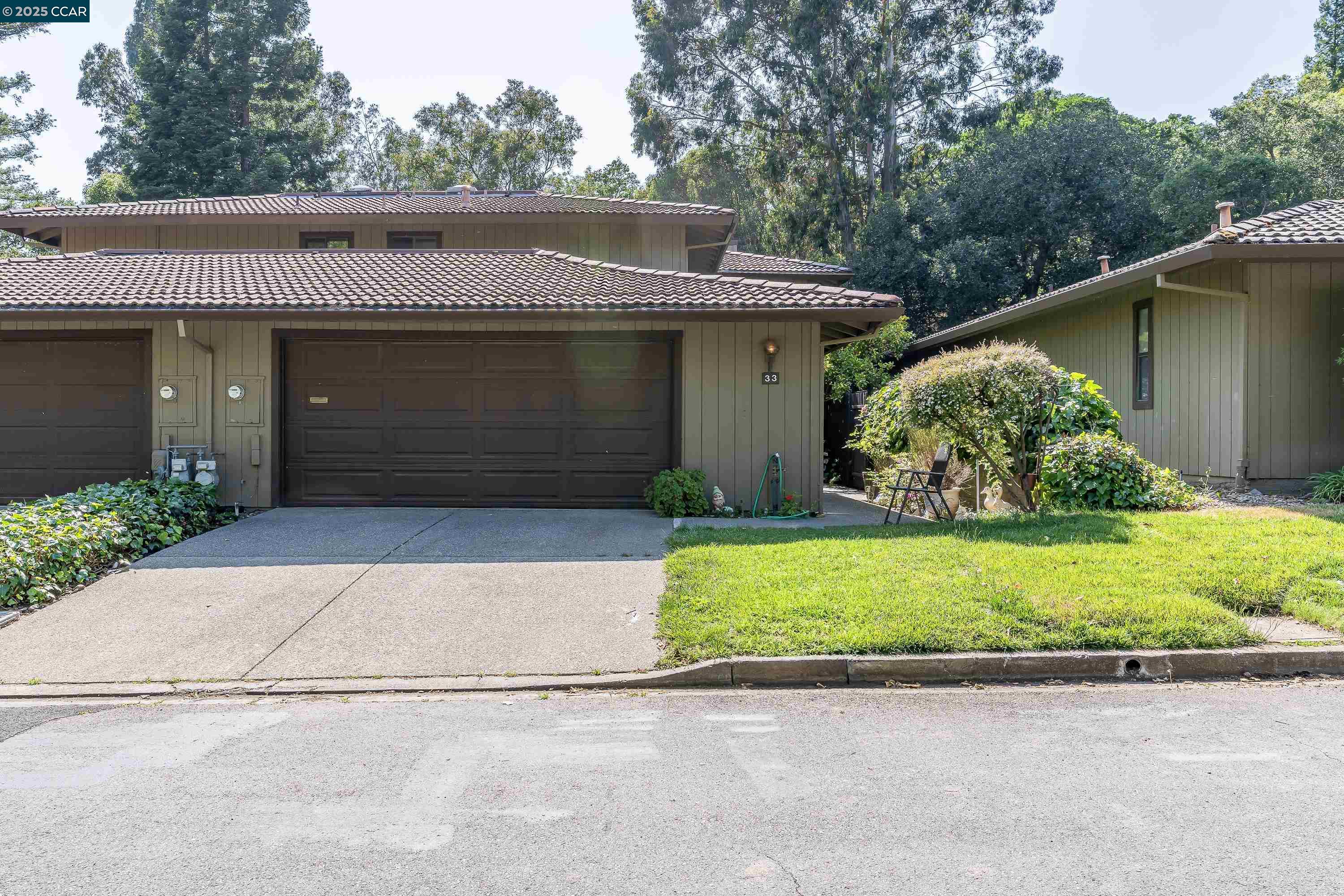 33 Twin Creeks Drive