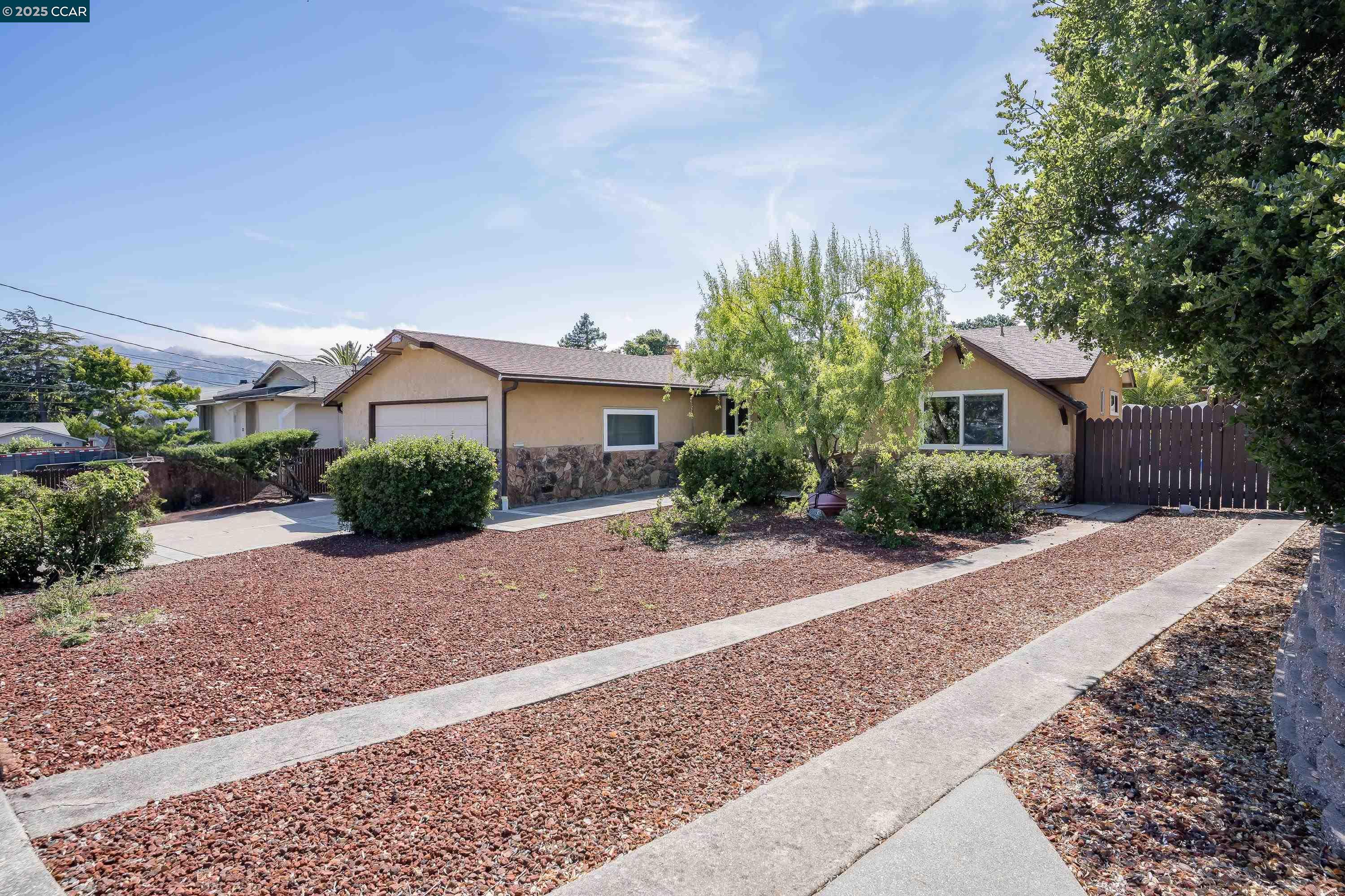 19 Estates Dr