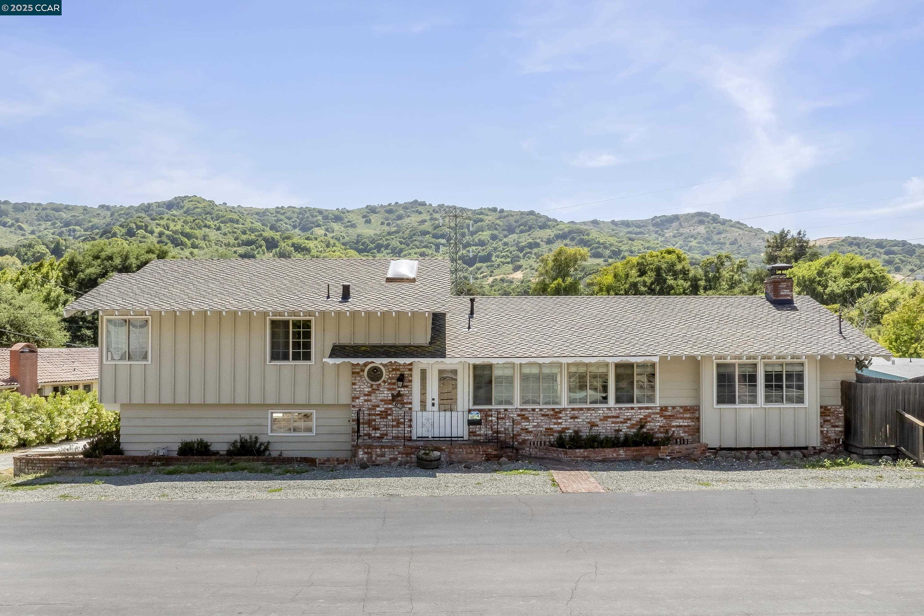 6180 HILLSIDE DRIVE