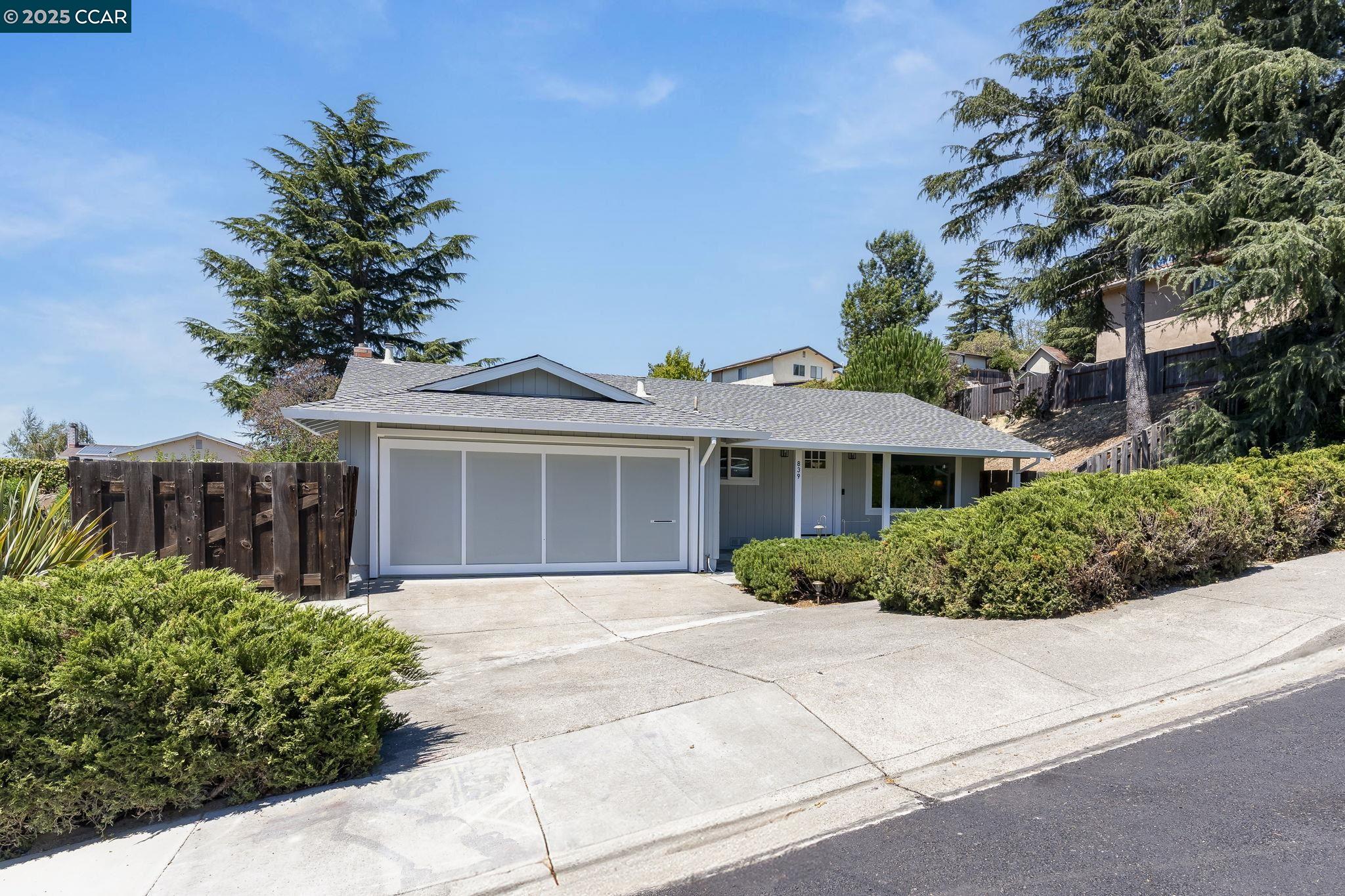 839 Reef Point Dr