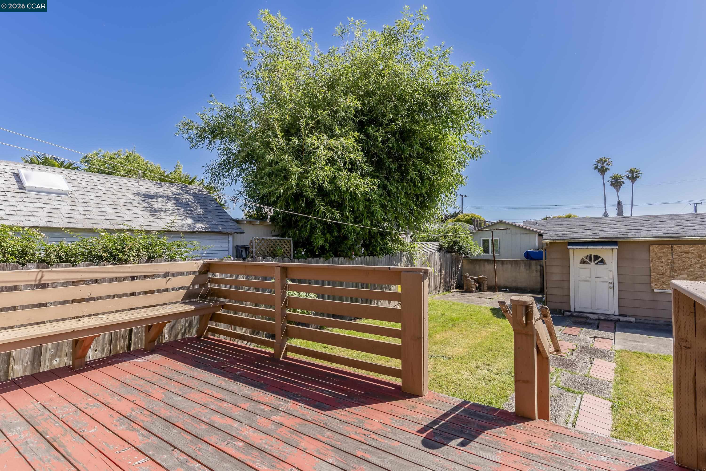 5526 Carl Ave