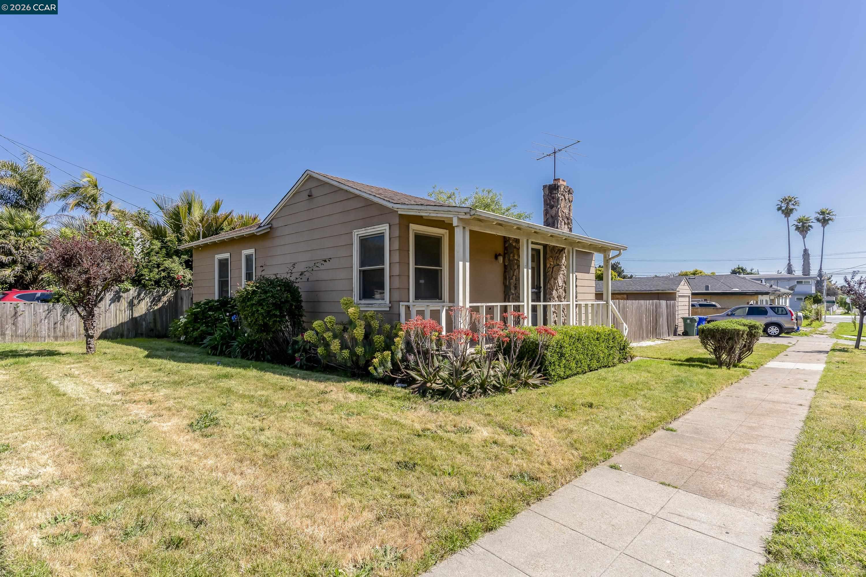 5526 Carl Ave