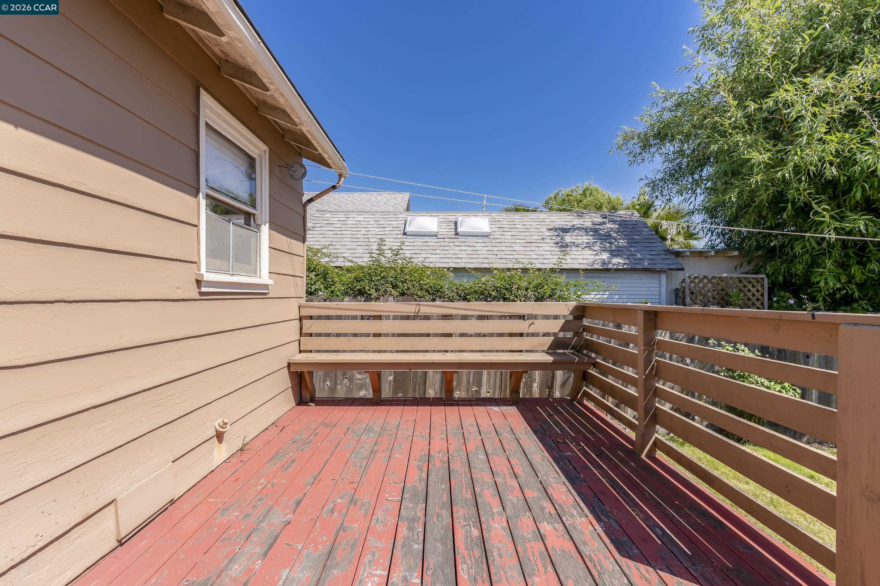 5526 Carl Ave