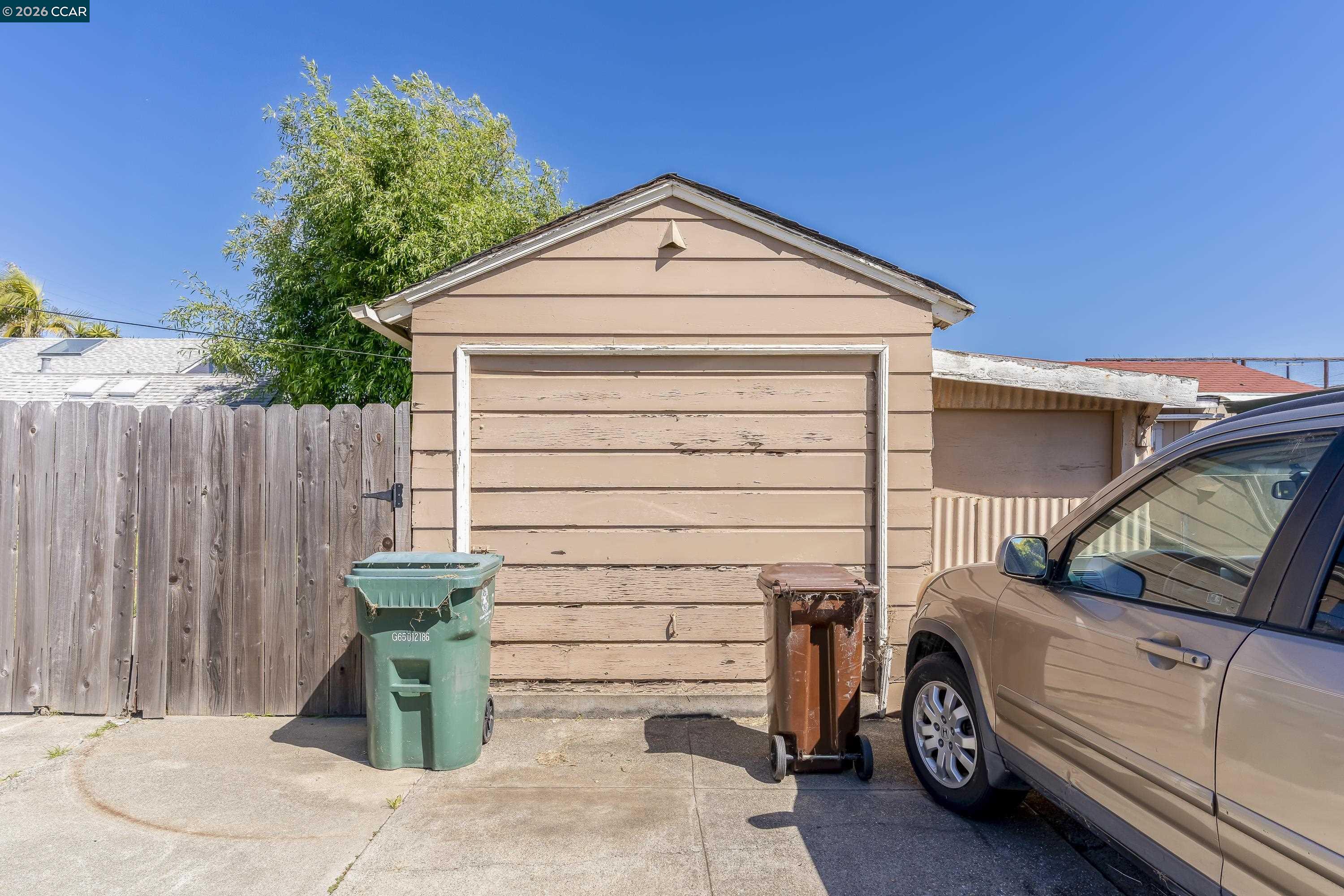 5526 Carl Ave