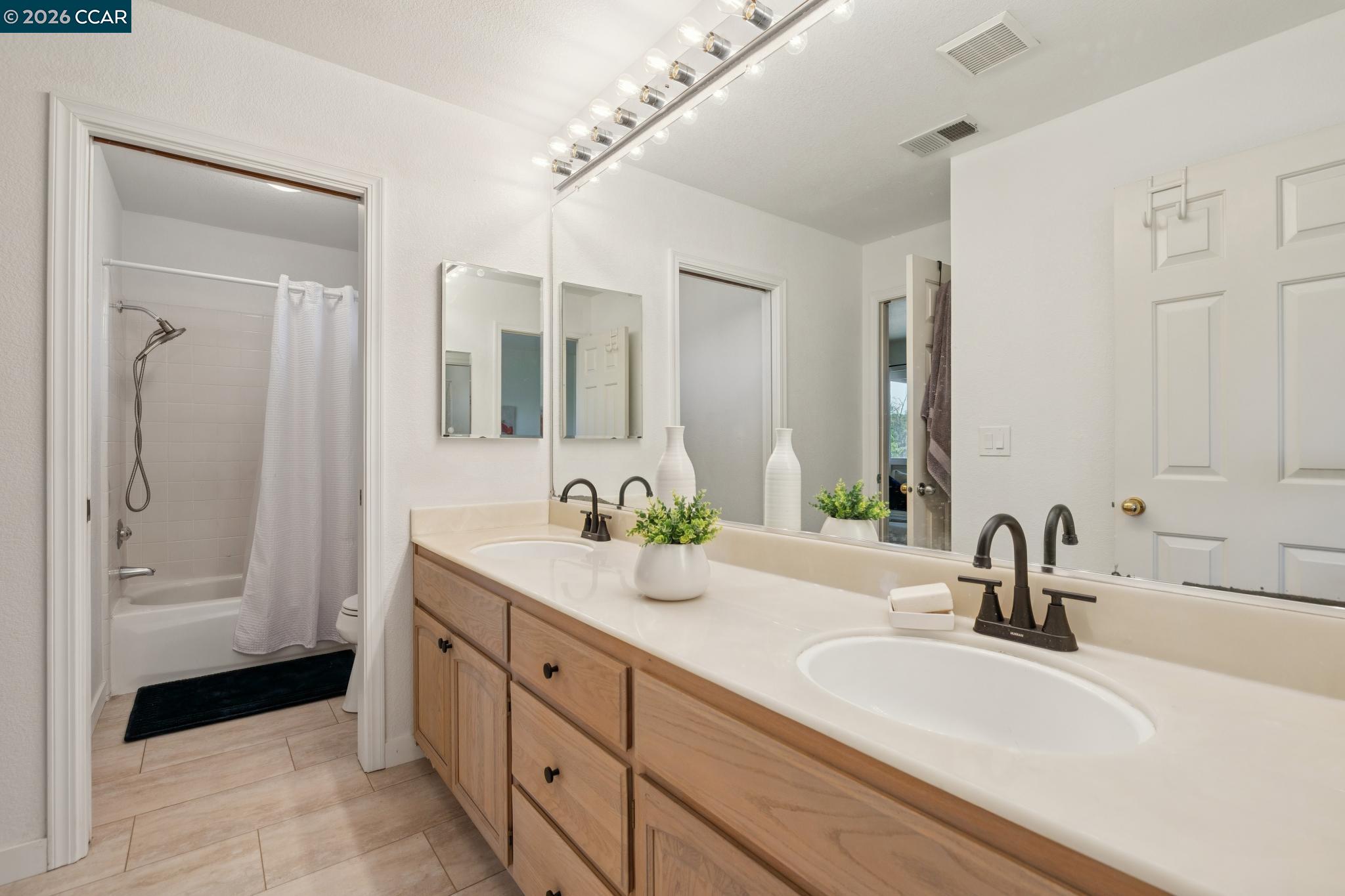 2724 De La Briandais Ct