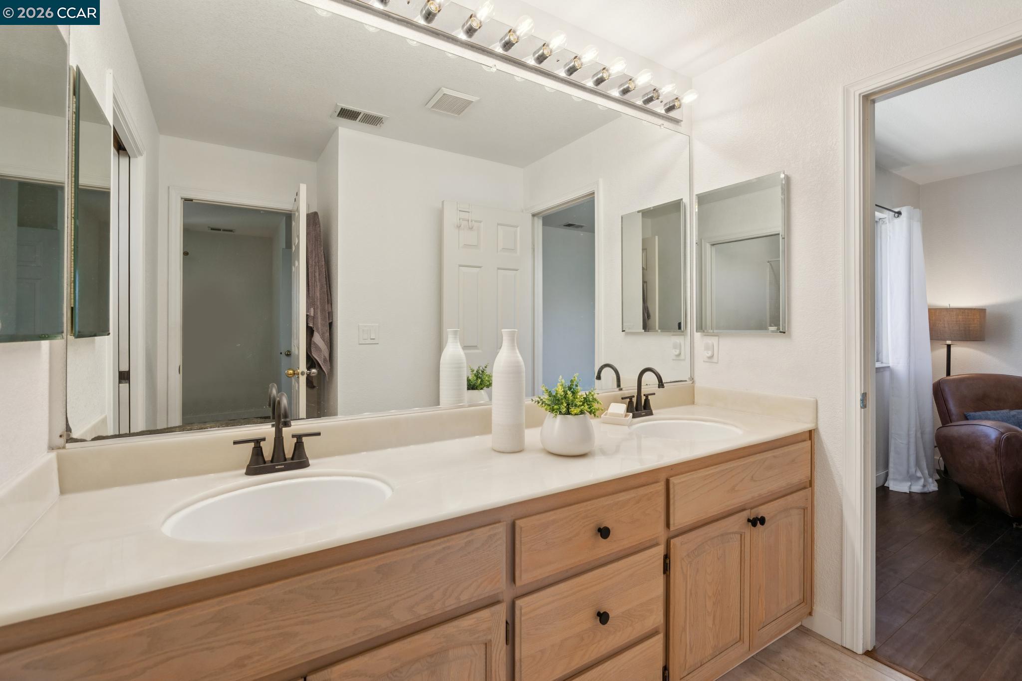 2724 De La Briandais Ct