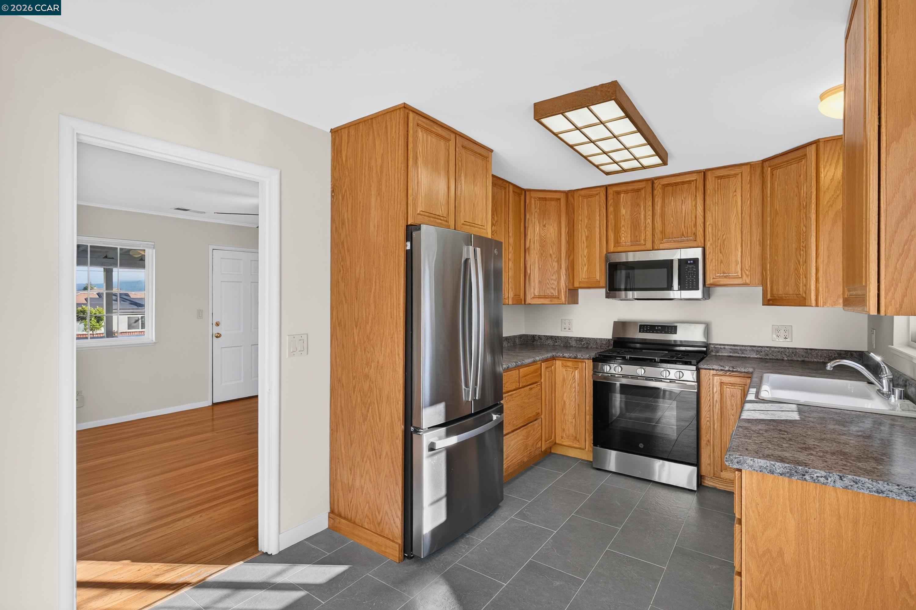 831 Fulton Way