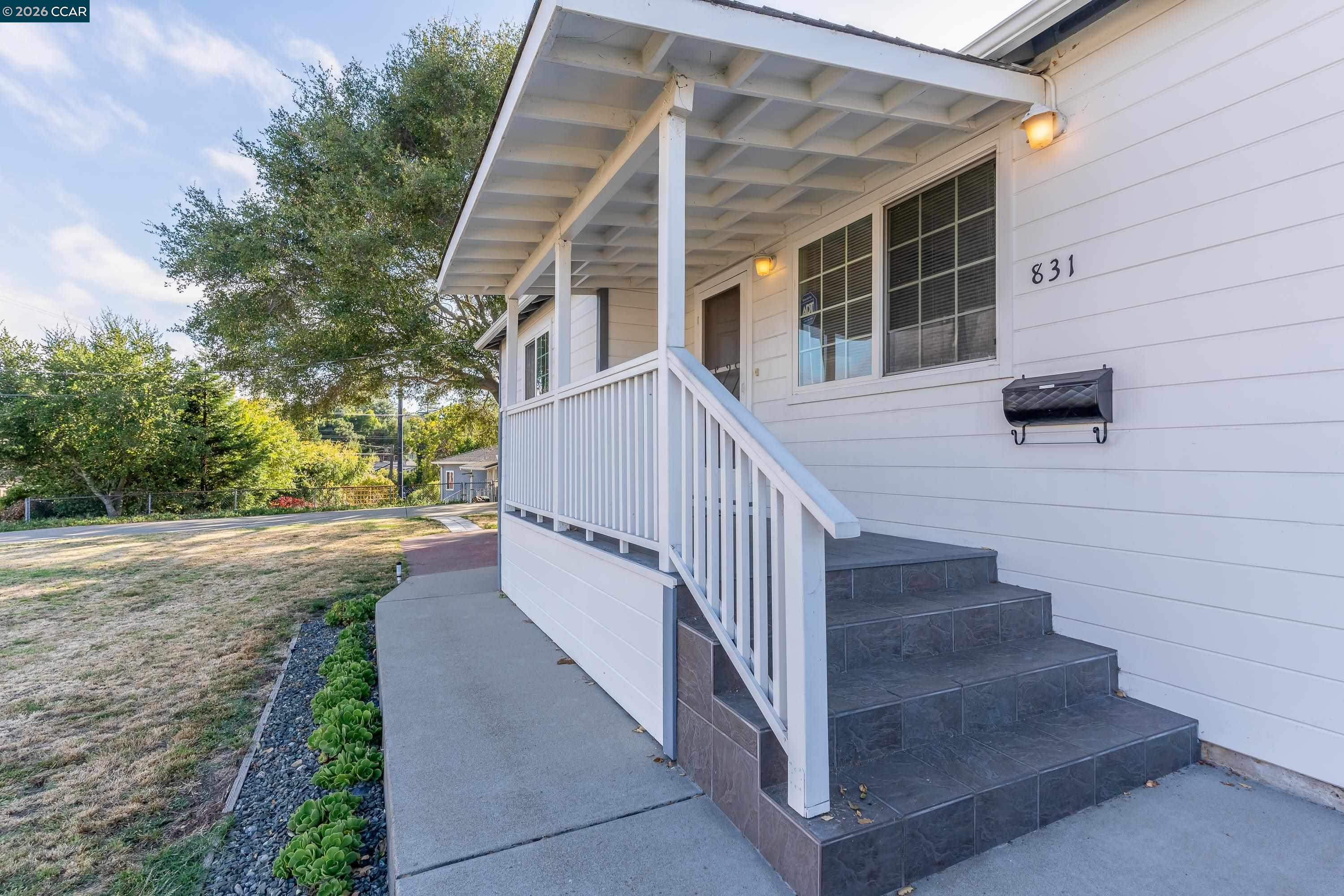 831 Fulton Way