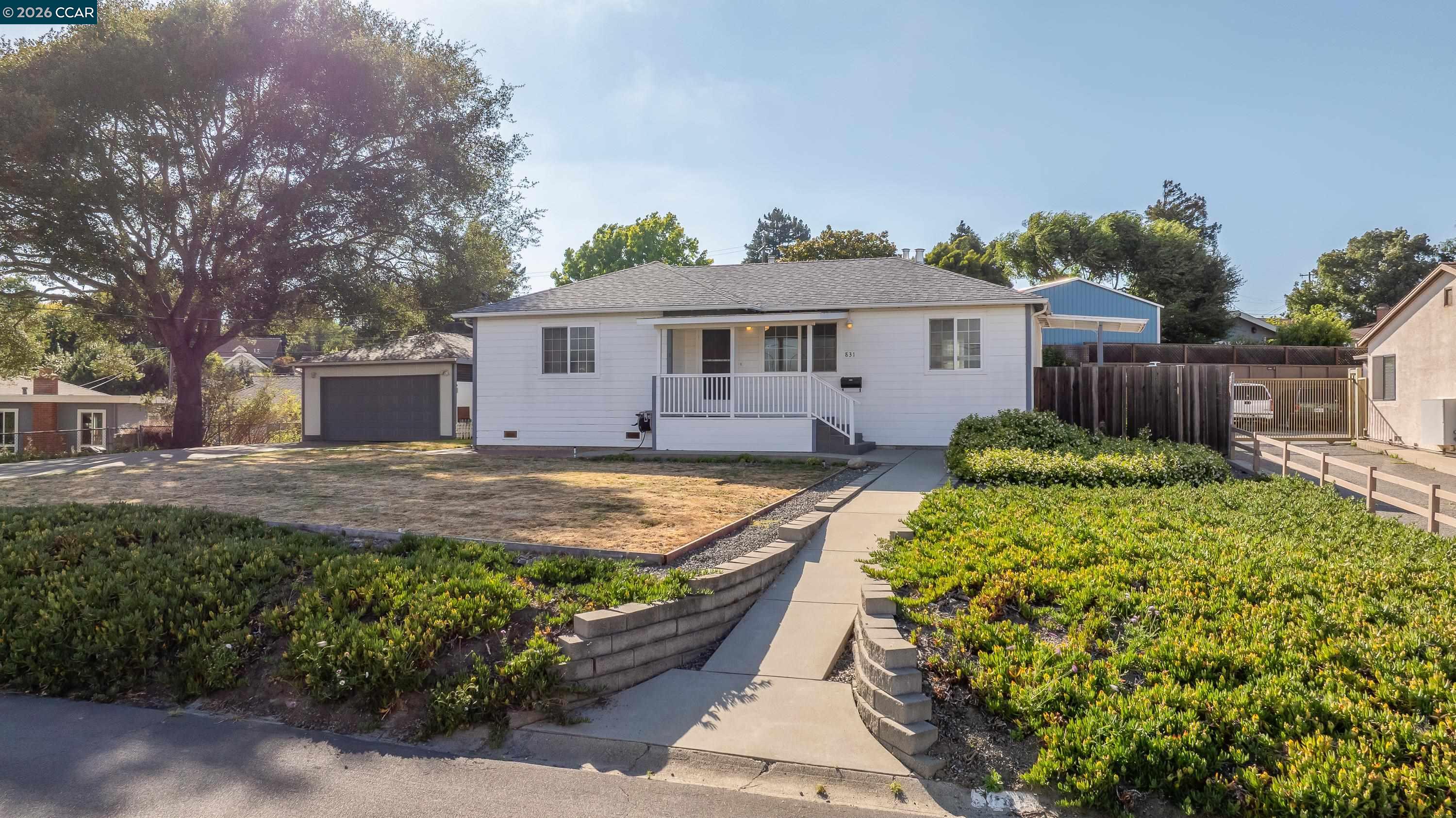 831 Fulton Way