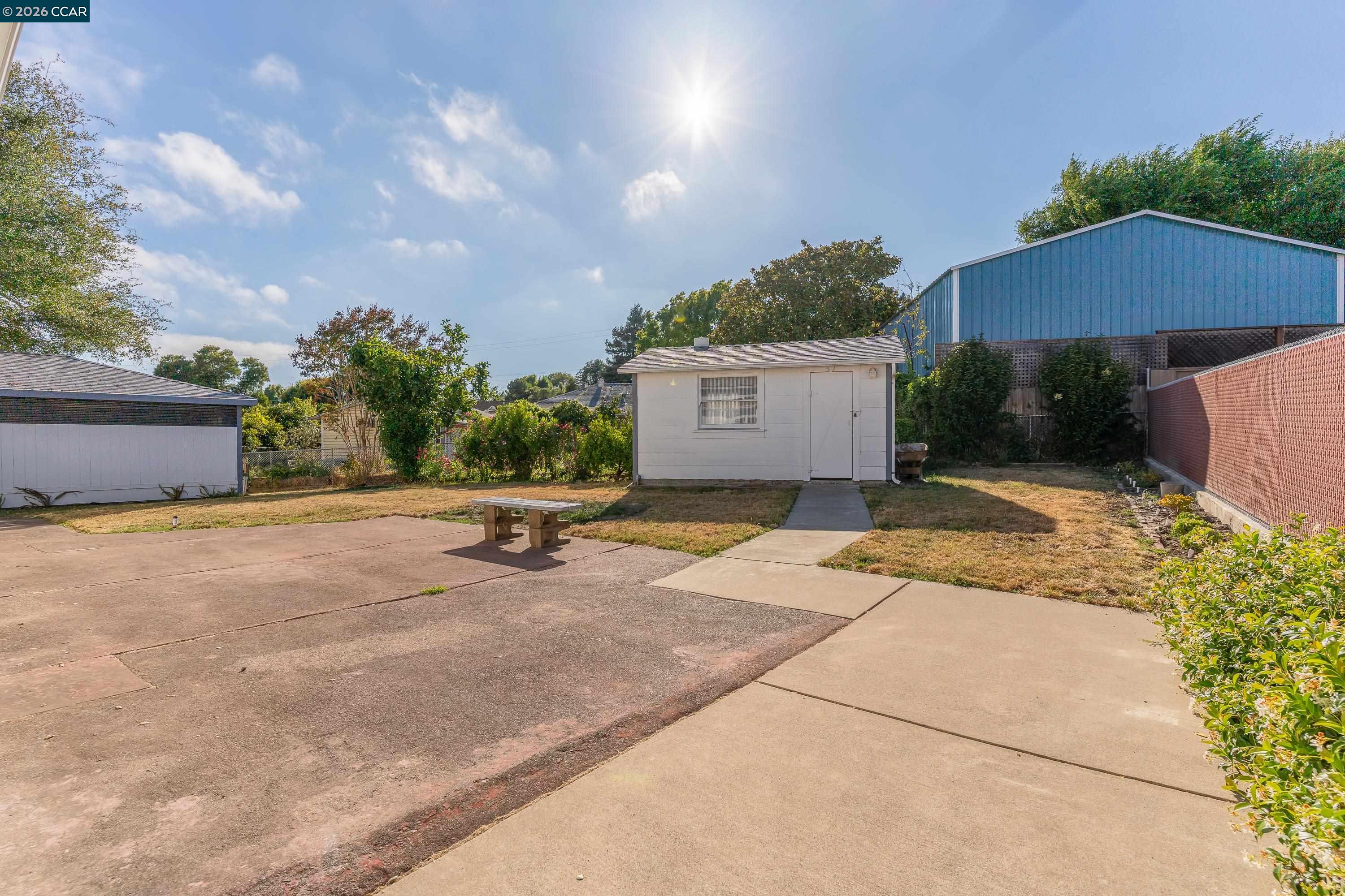 831 Fulton Way
