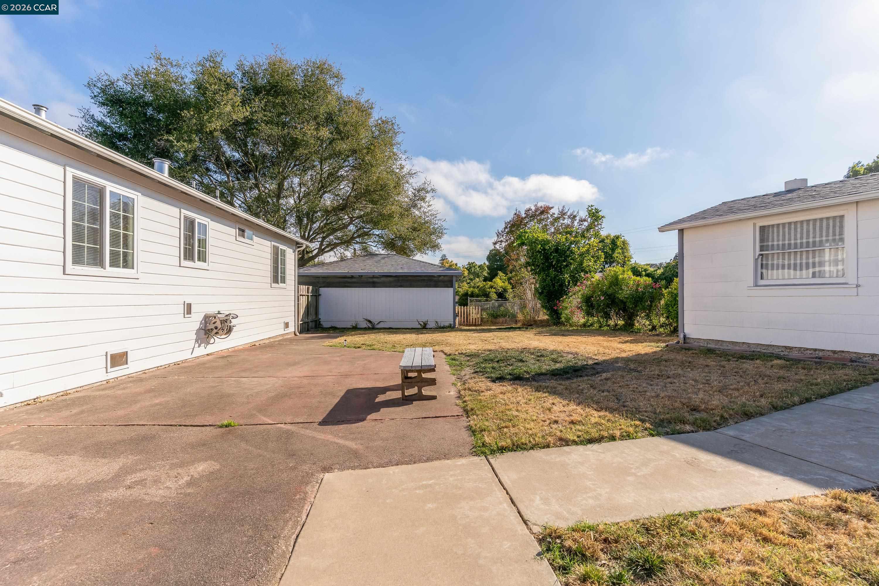 831 Fulton Way