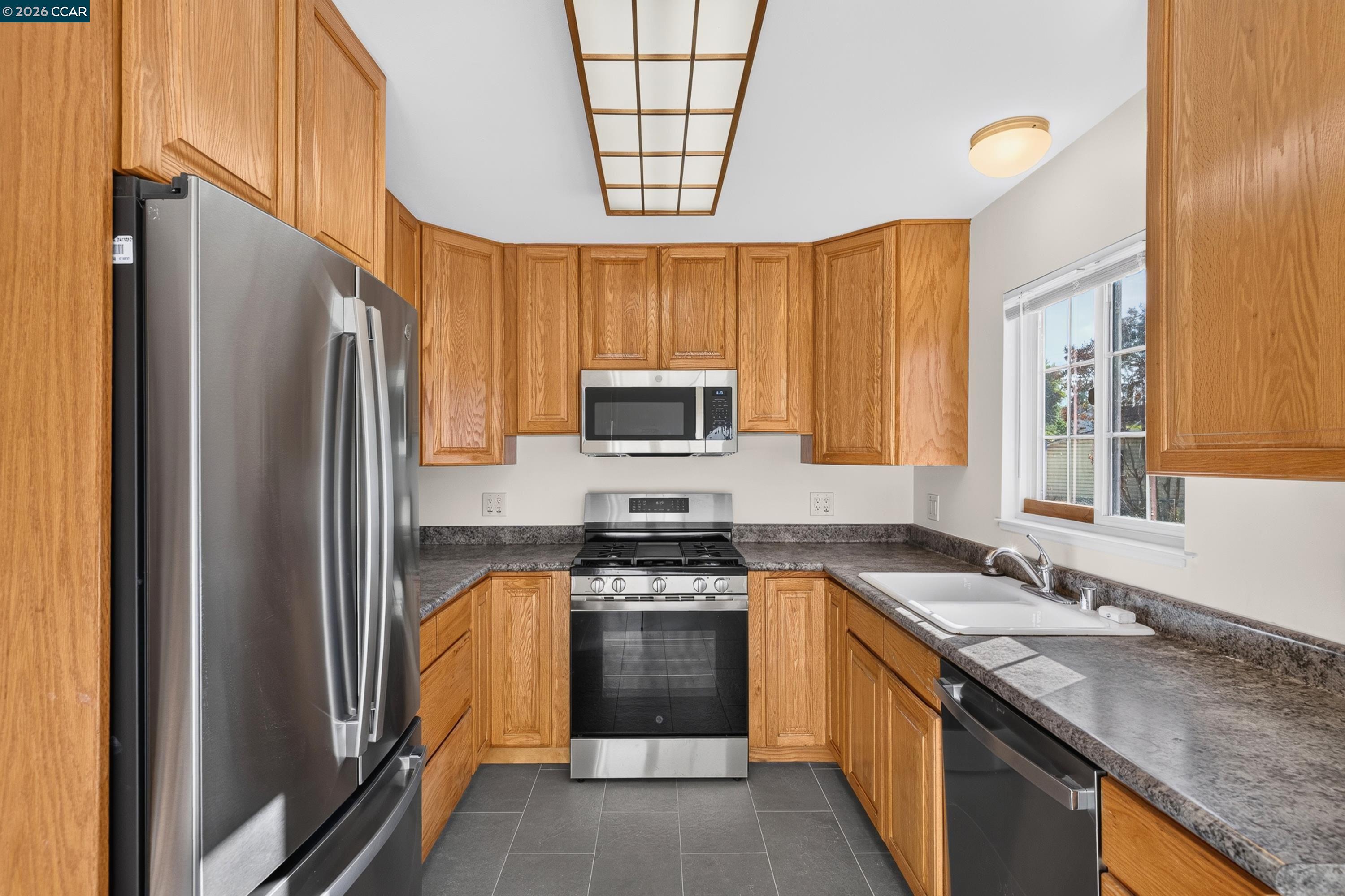 831 Fulton Way