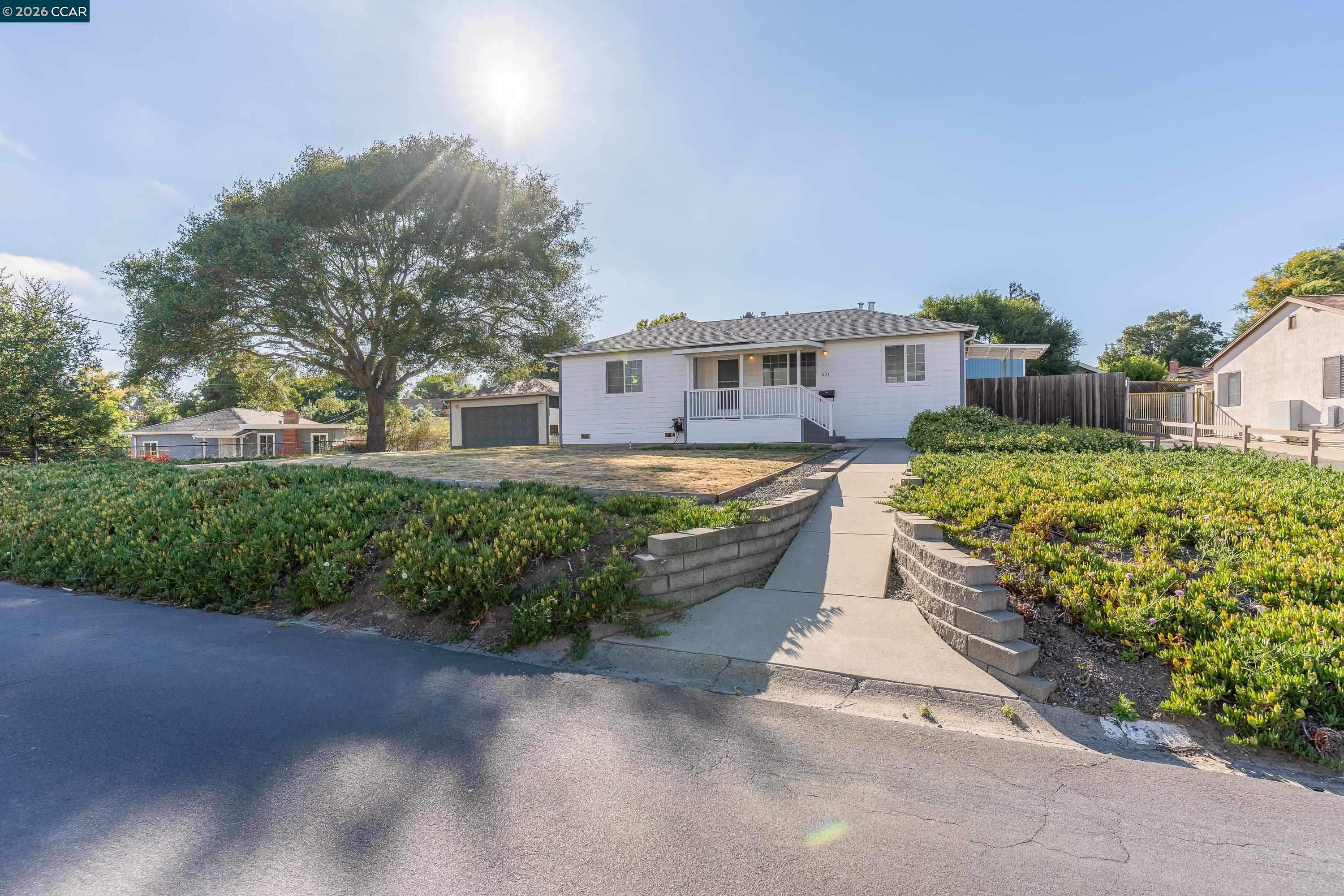 831 Fulton Way