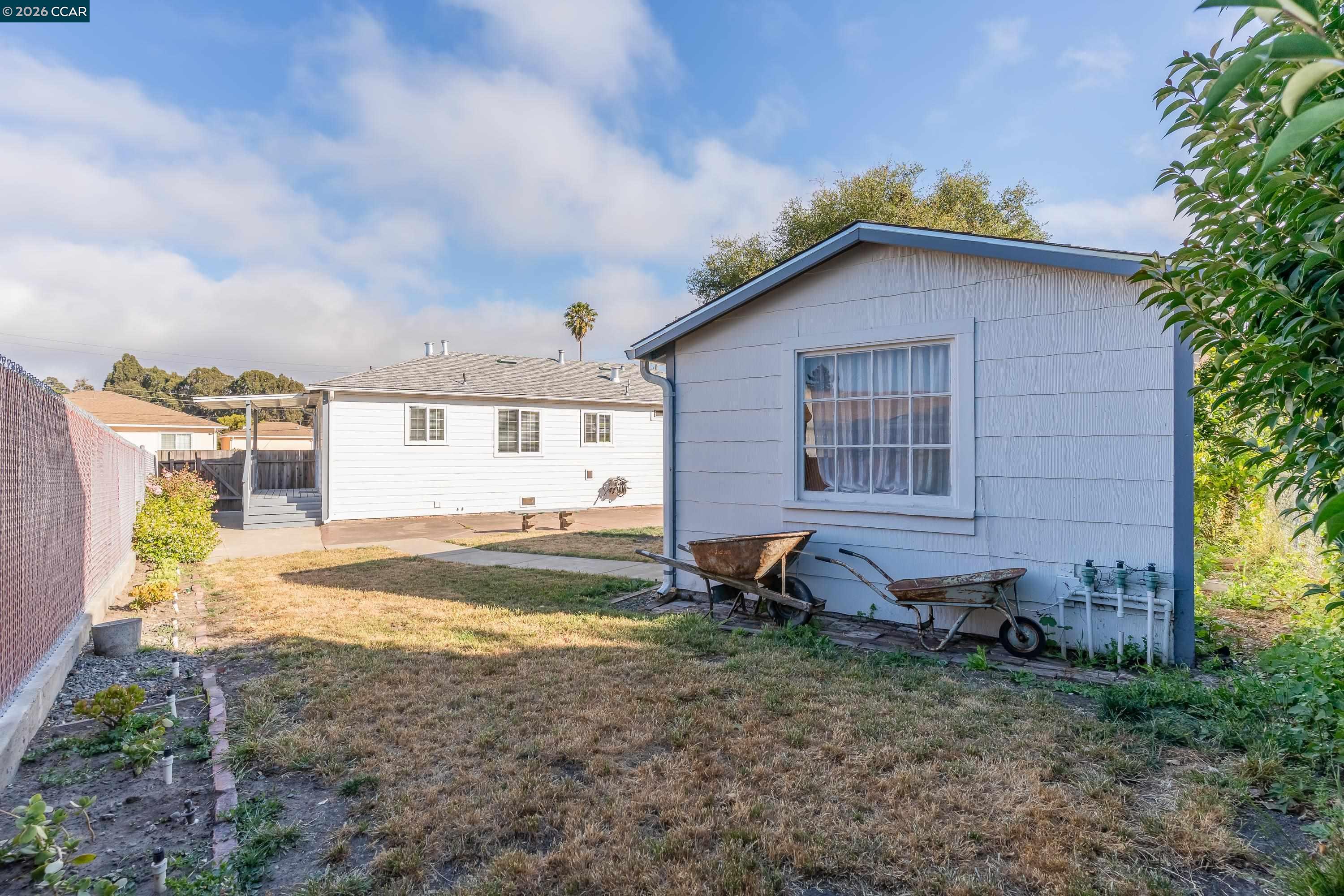 831 Fulton Way