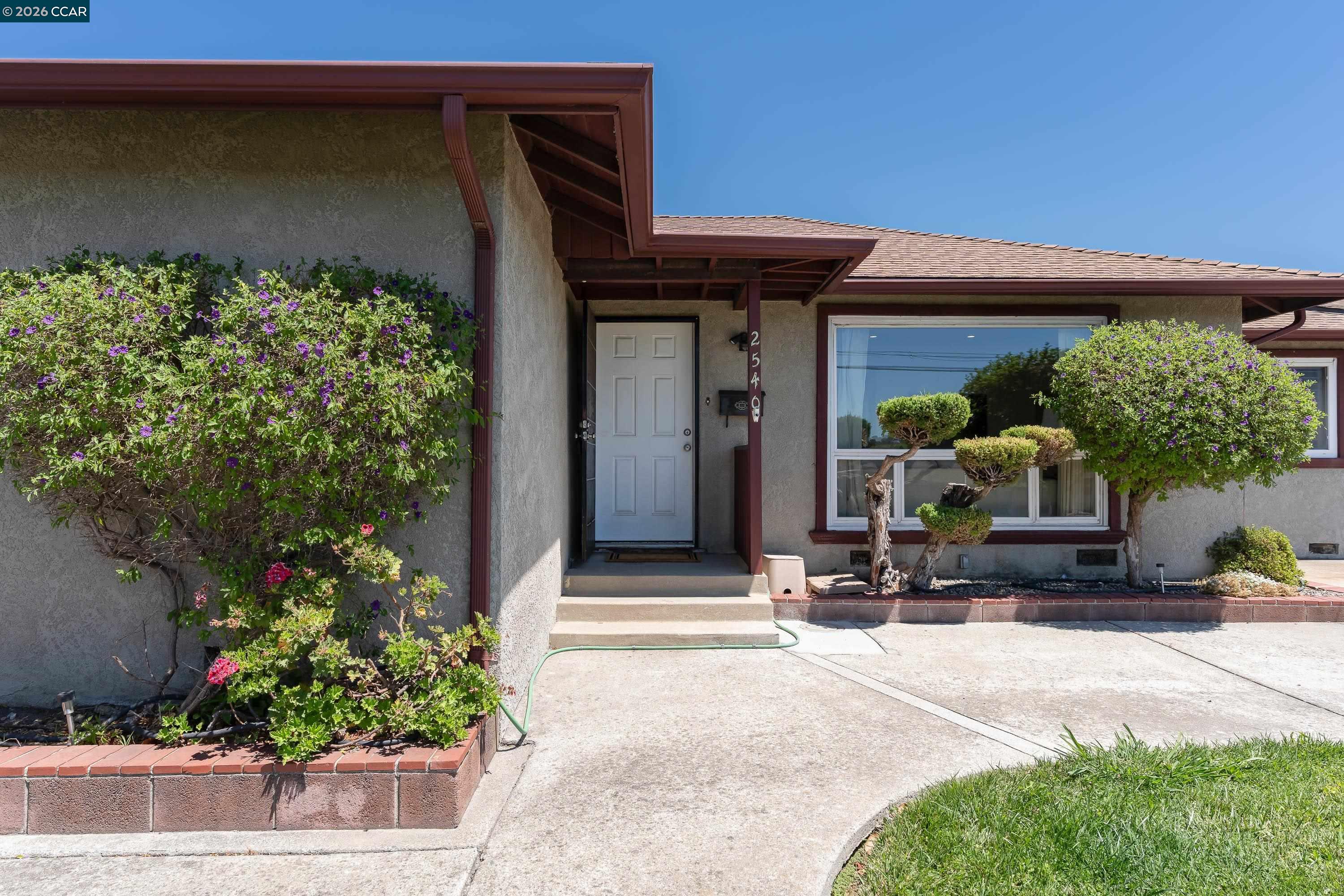 2540 TARA HILLS DRIVE