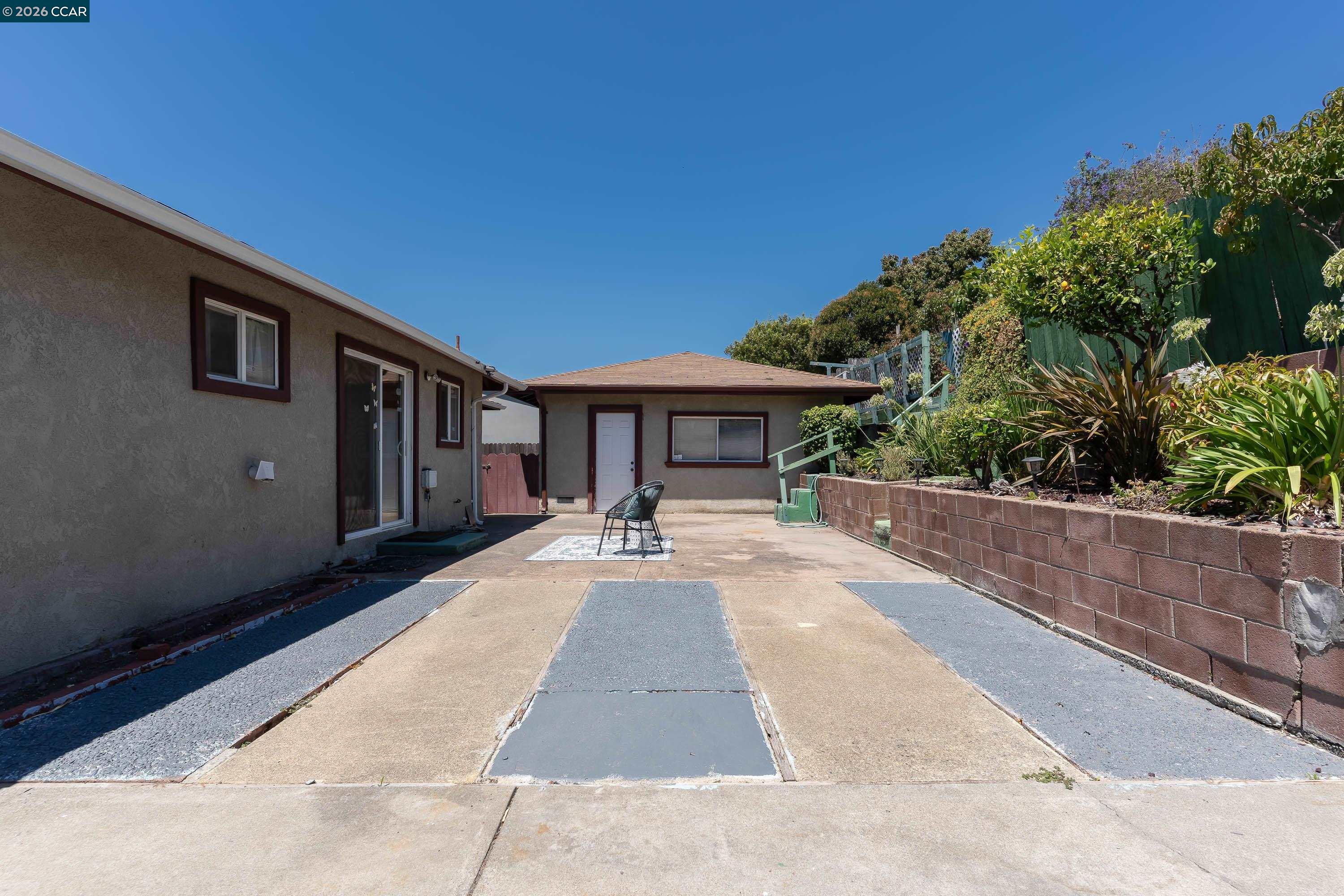 2540 TARA HILLS DRIVE