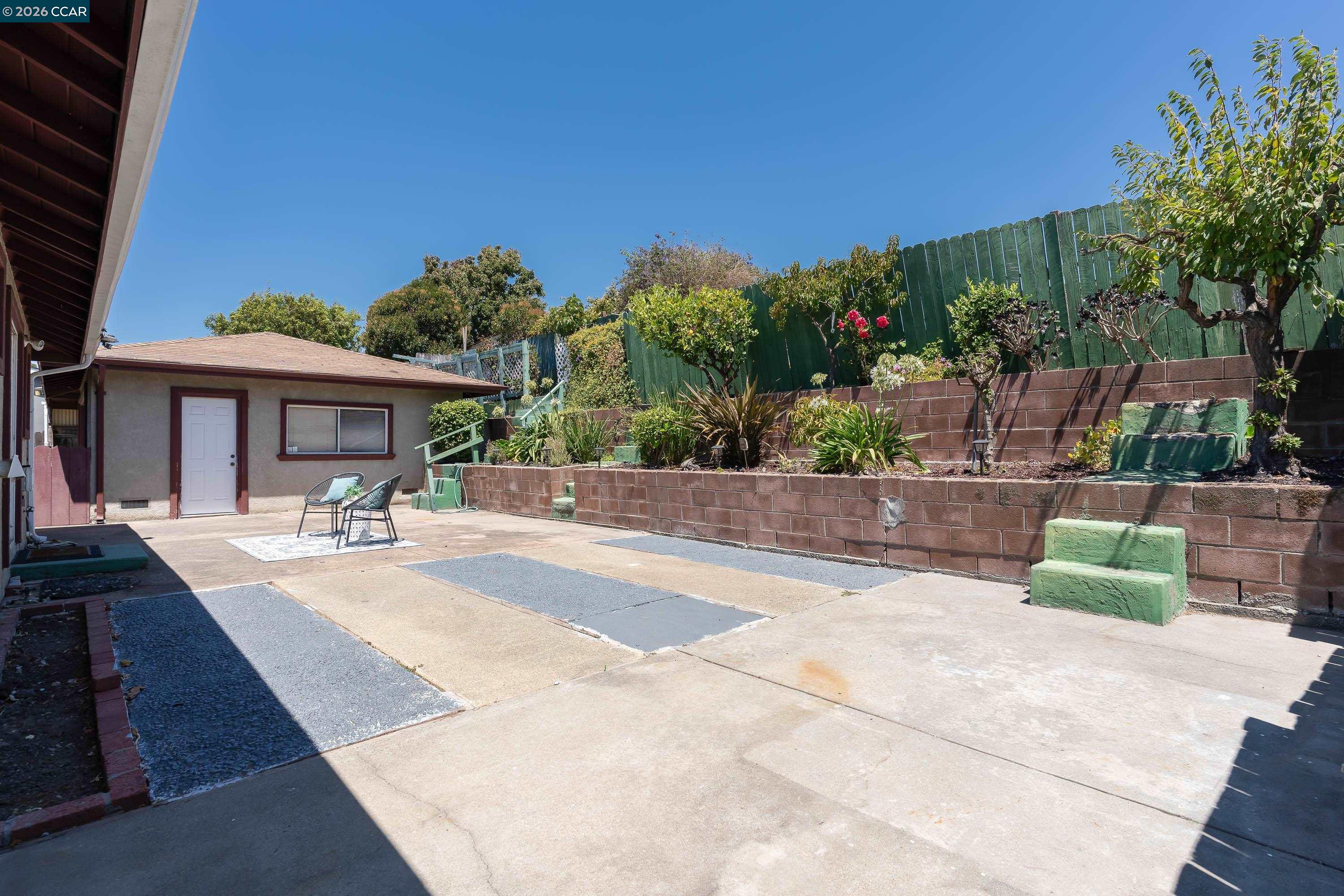 2540 TARA HILLS DRIVE