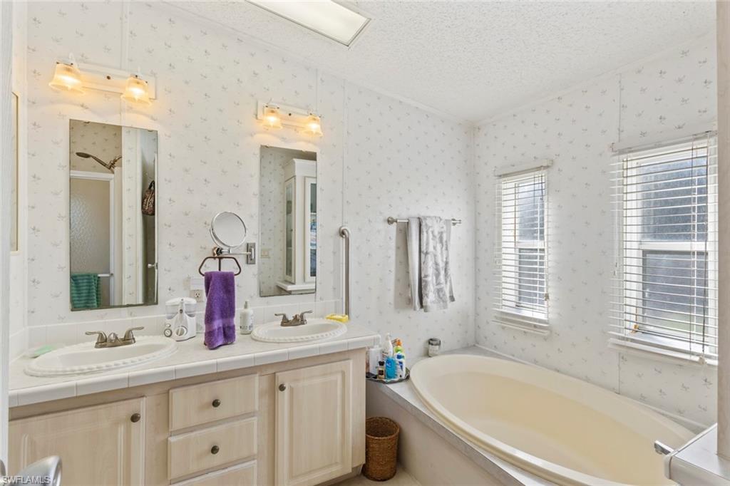 29414 Pine Villa CIR