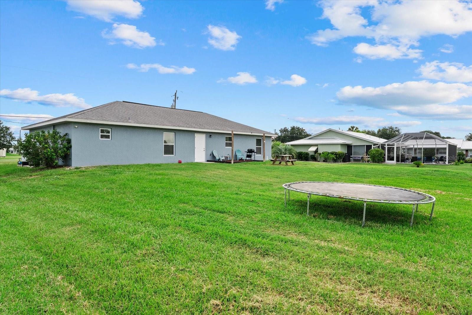 8288 SW SUNNYBREEZE RD