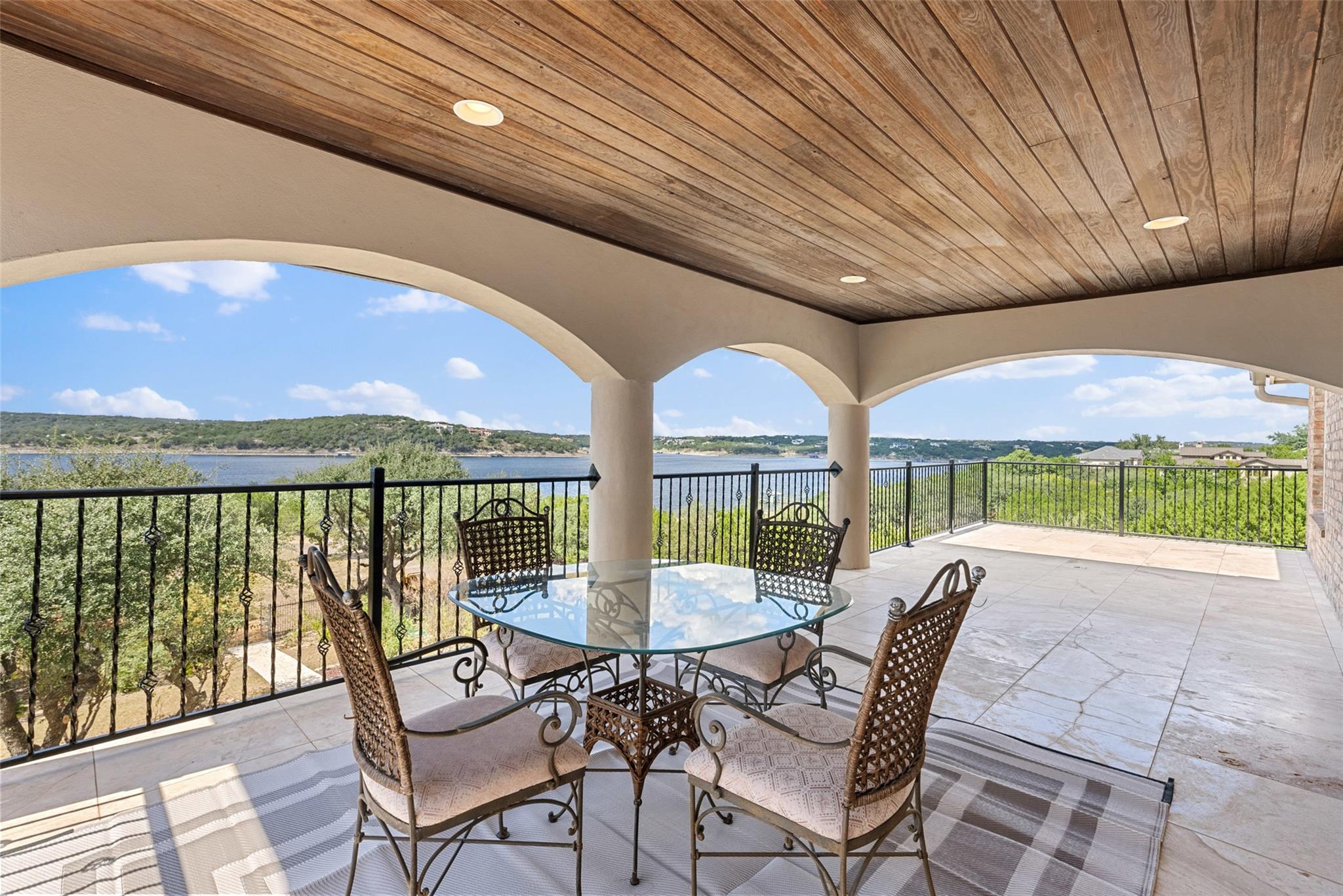 316 Lakefront DR